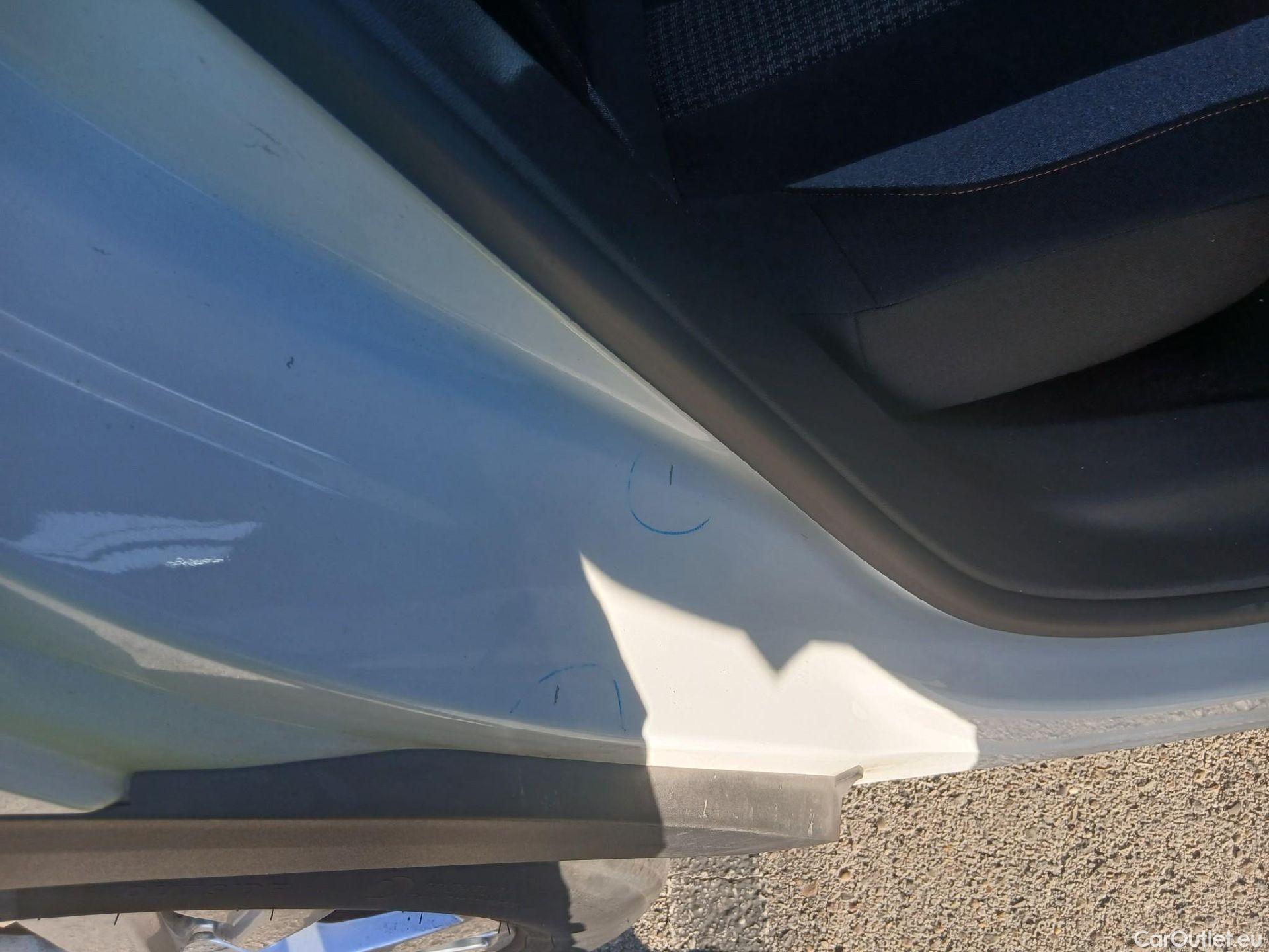  Peugeot  3008 PEUGEOT  / 2020 / 5P / todoterreno 1.5 BlueHDi 96kW (130CV) S&S Active Pack (CM) #34