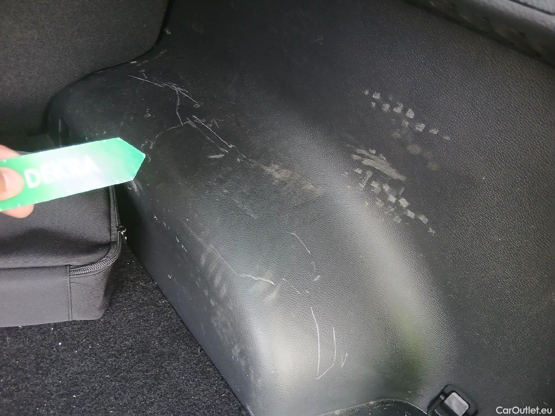  KIA  Sportage KIA  / 2022 / 5P / todoterreno 1.6 T-GDi PHEV 198kW (265CV) Tech 4X4 #3