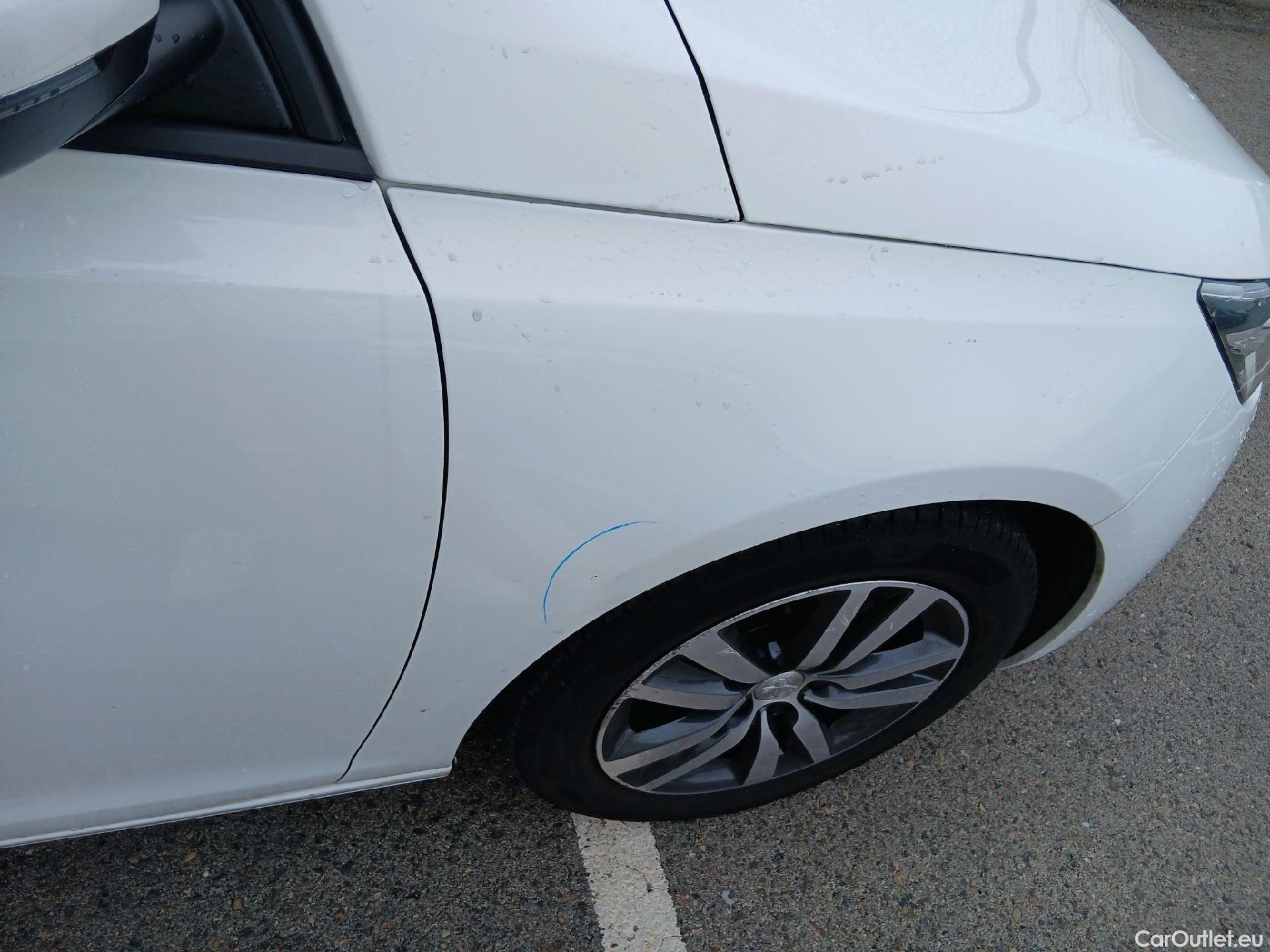  Peugeot  308 PEUGEOT  / 2017 / 5P / familiar SW Style BlueHDi 130 S&S #42