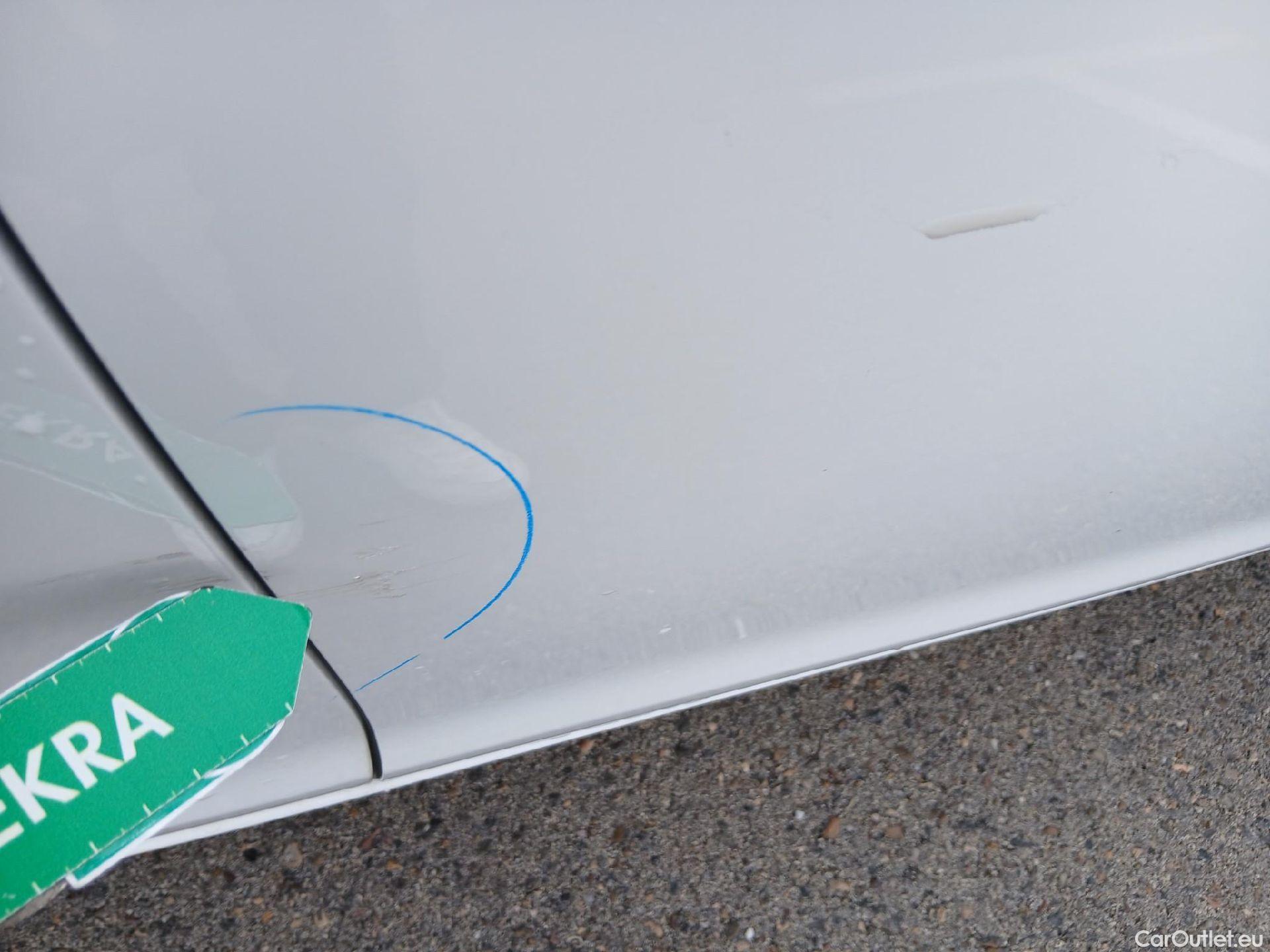  Peugeot  308 PEUGEOT  / 2017 / 5P / familiar SW Style BlueHDi 130 S&S #34