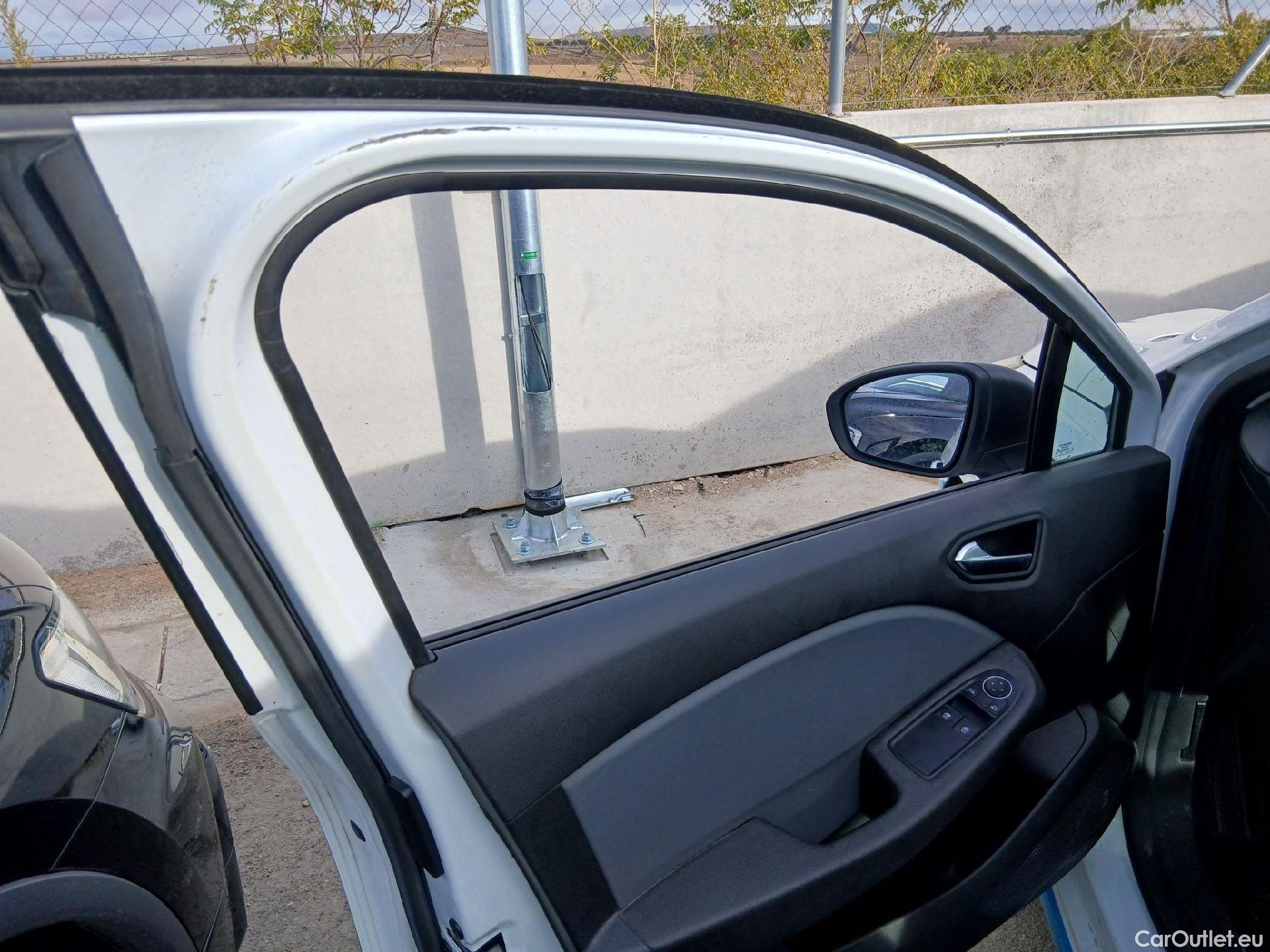  Renault  Clio RENAULT  / 2019 / 5P / berlina con portón Business TCe 74 kW (100CV) GLP #37