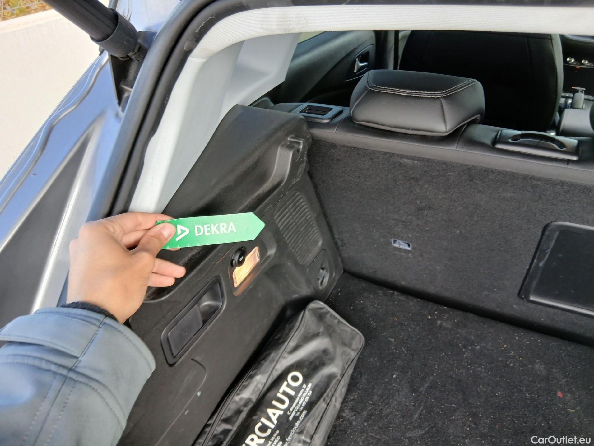  Opel   Grandland X Grandland X Plug-in-Hybrid Ultimate 1.6 180CV AT8 #3