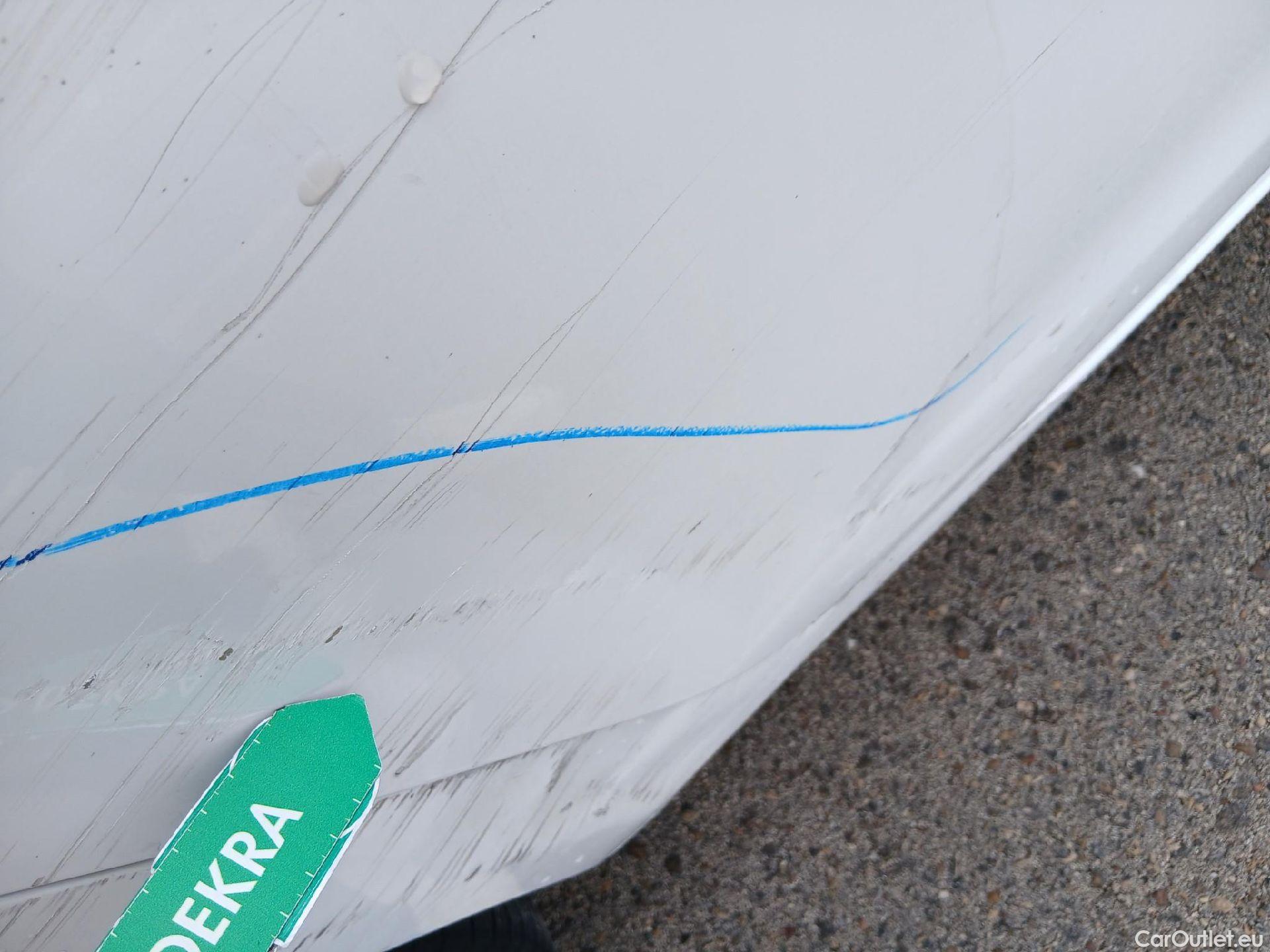  Peugeot  308 PEUGEOT  / 2017 / 5P / familiar SW Style BlueHDi 130 S&S #29