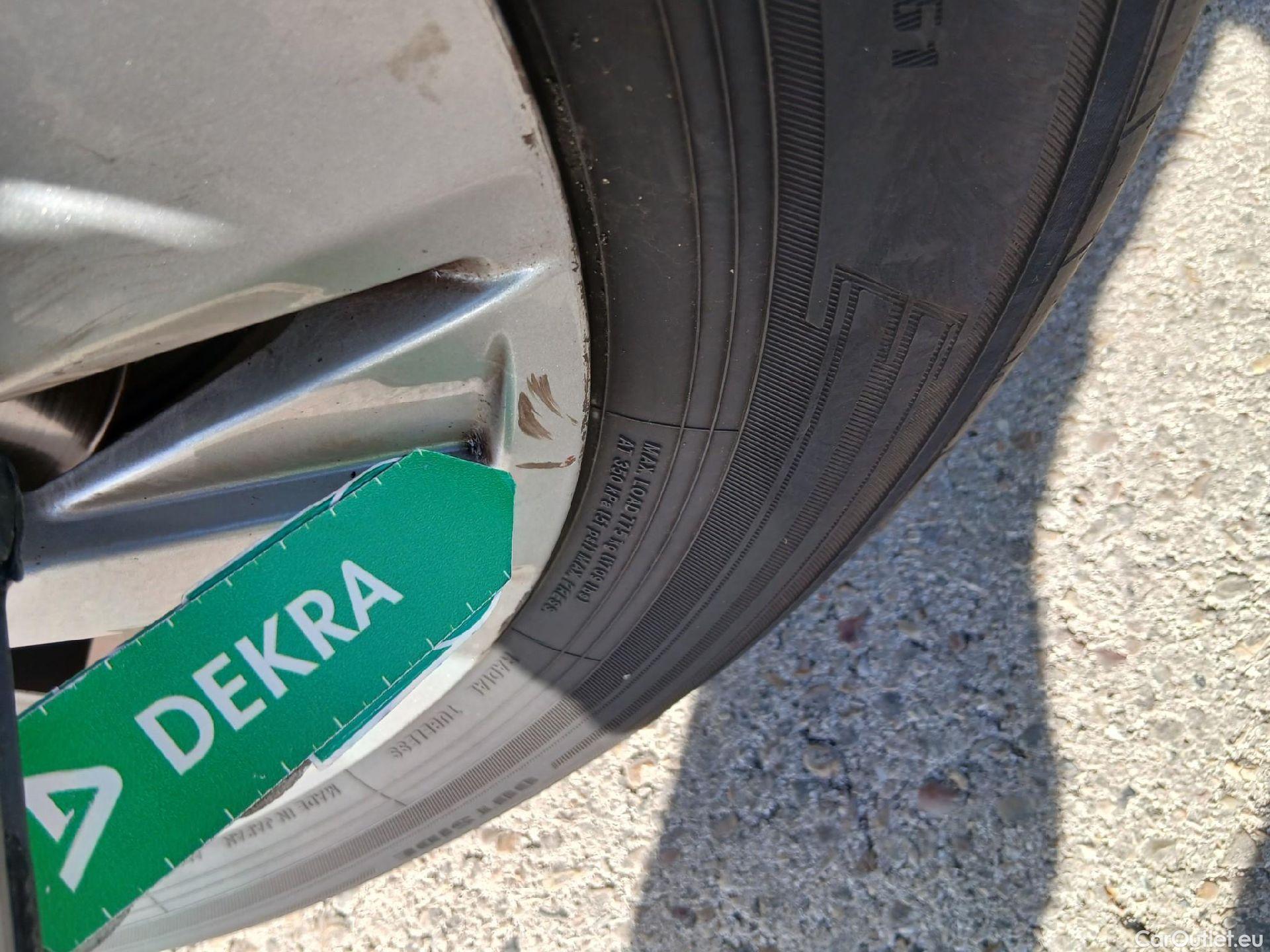  Peugeot  3008 PEUGEOT  / 2016 / 5P / todoterreno 1.5L BlueHDi 96kW (130CV) S&S Active (AC2) #12