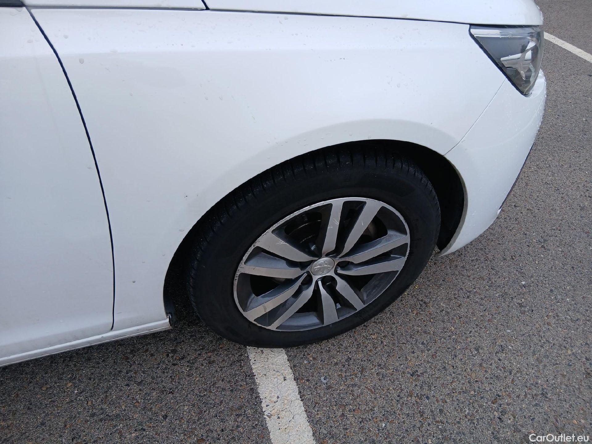  Peugeot  308 PEUGEOT  / 2017 / 5P / familiar SW Style BlueHDi 130 S&S #14