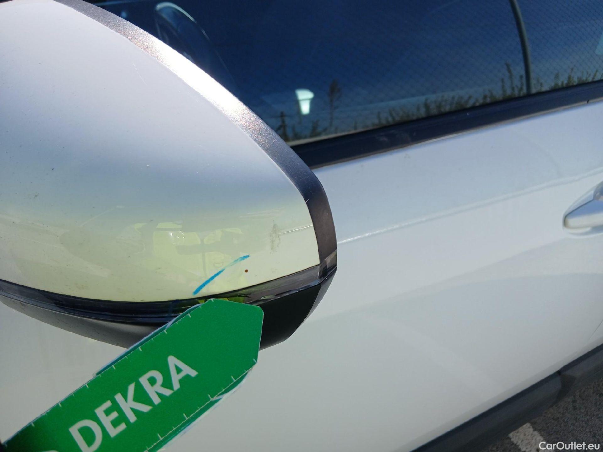  Peugeot  3008 PEUGEOT  / 2016 / 5P / todoterreno 1.5L BlueHDi 96kW (130CV) S&S Active (AC2) #17