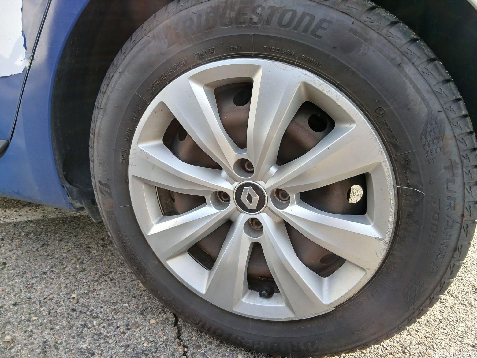  Renault  Clio RENAULT  / 2019 / 5P / berlina con portón Business TCe 74 kW (100CV) GLP #26