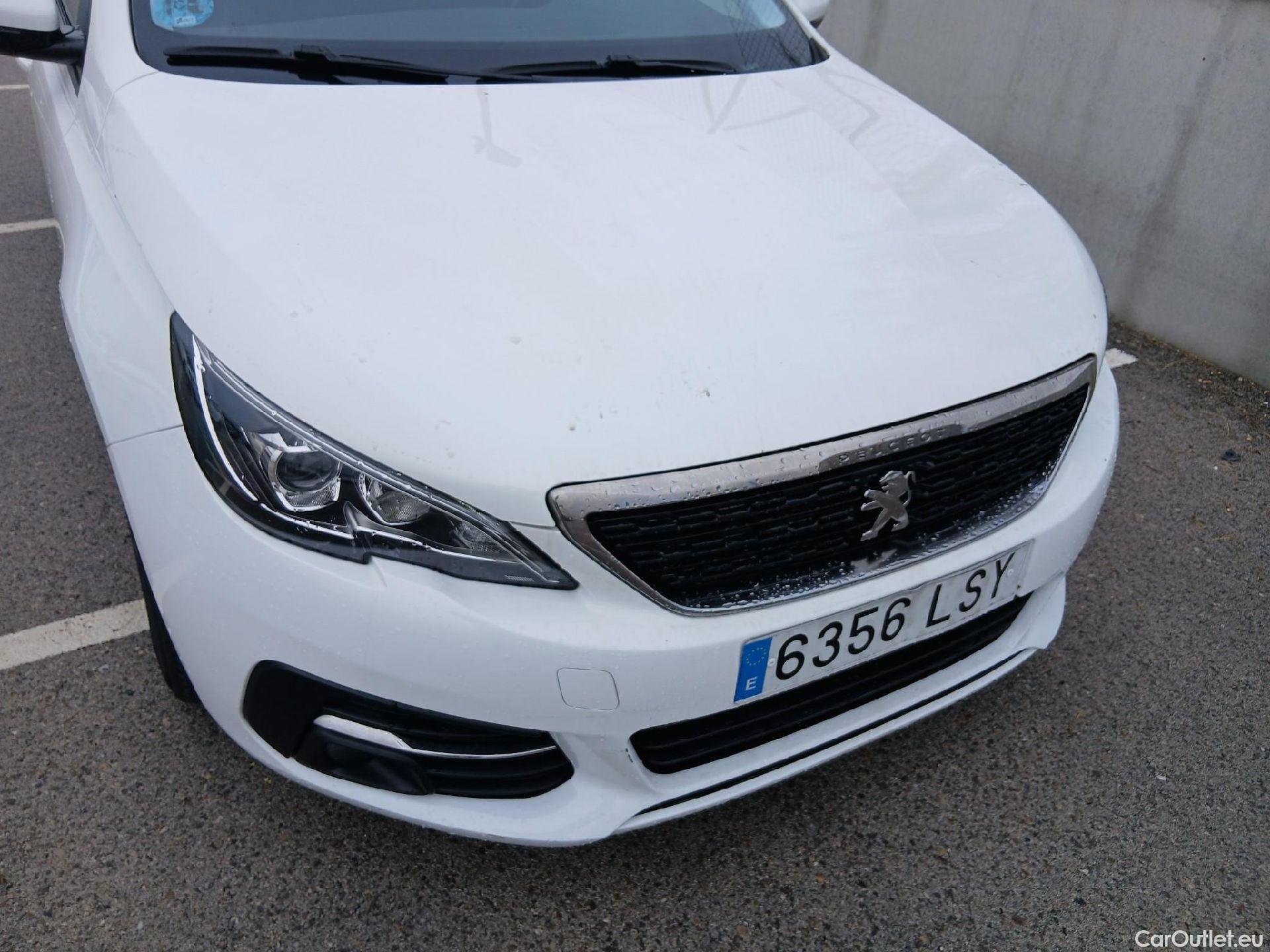  Peugeot  308 PEUGEOT  / 2017 / 5P / familiar SW Style BlueHDi 130 S&S #17