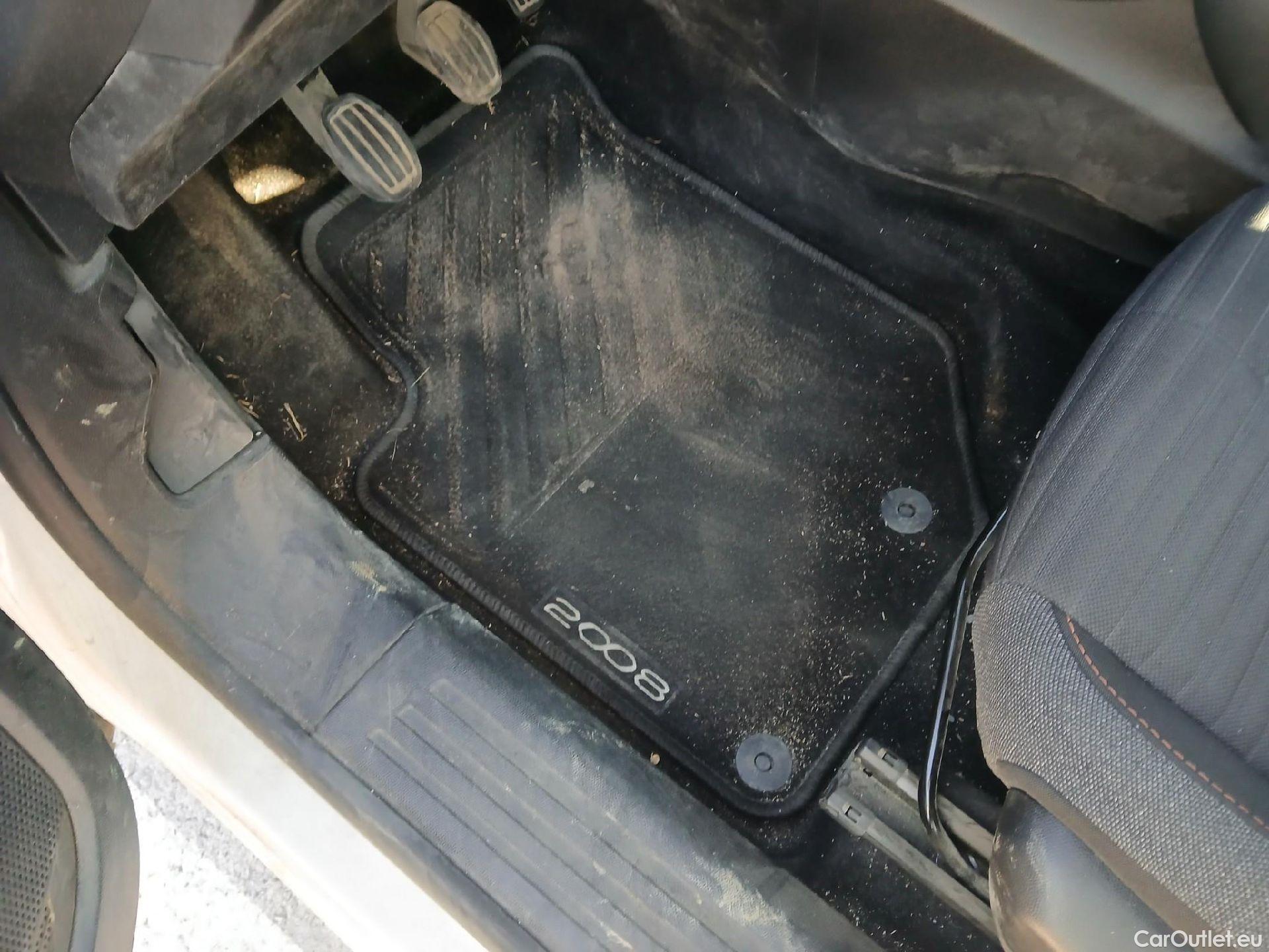  Peugeot  2008 PEUGEOT  / 2019 / 5P / todoterreno Active BlueHDI 81kW (110CV) #2