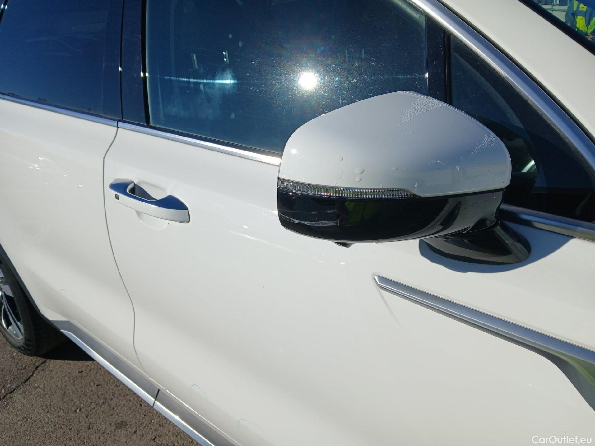  KIA  Sorento KIA  / 2020 / 5P / todoterreno 1.6 T-GDi HEV Emotion 4x4 7pl #32