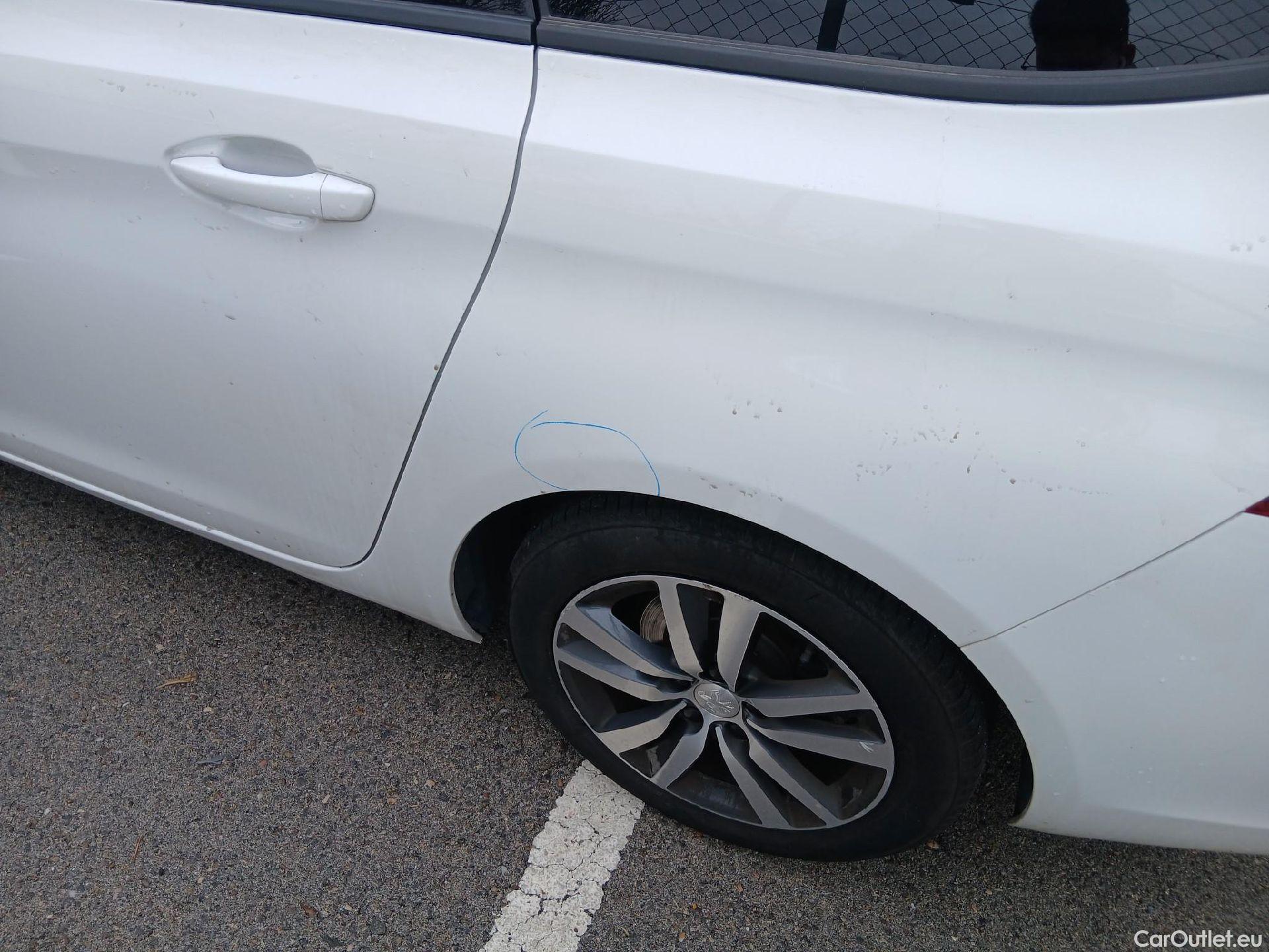  Peugeot  308 PEUGEOT  / 2017 / 5P / familiar SW Style BlueHDi 130 S&S #21