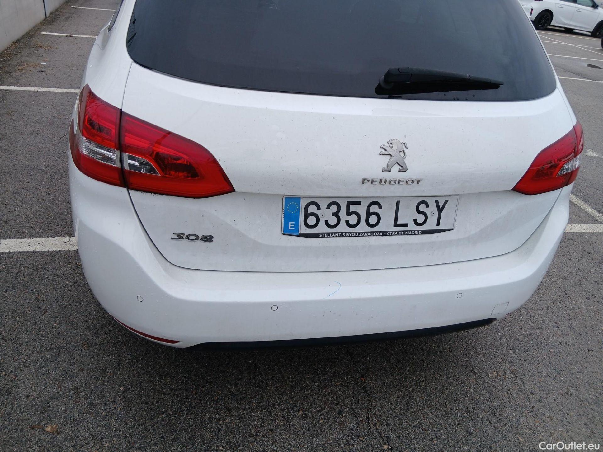  Peugeot  308 PEUGEOT  / 2017 / 5P / familiar SW Style BlueHDi 130 S&S #23