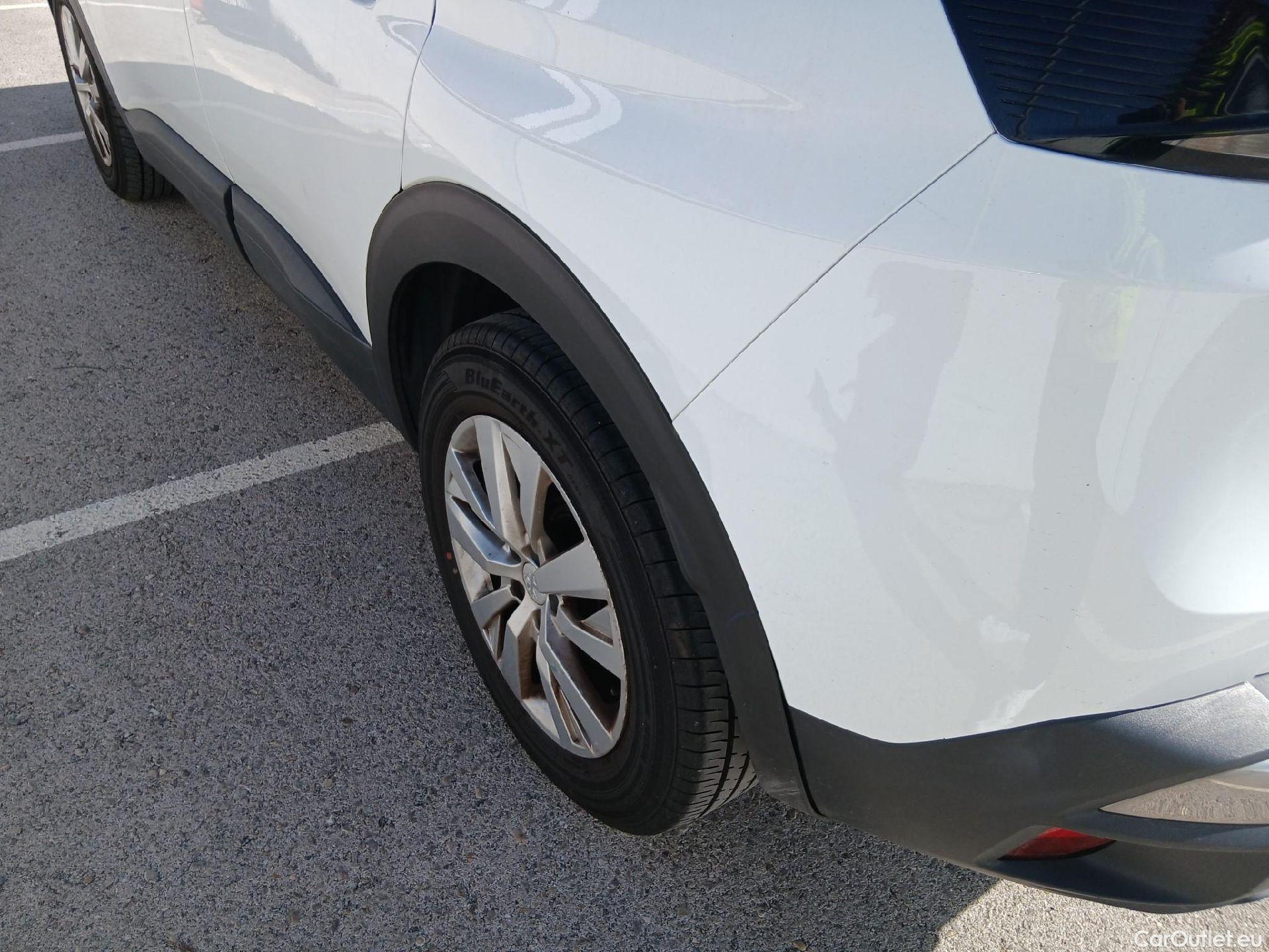  Peugeot  3008 PEUGEOT  / 2016 / 5P / todoterreno 1.5L BlueHDi 96kW (130CV) S&S Active (AC2) #21