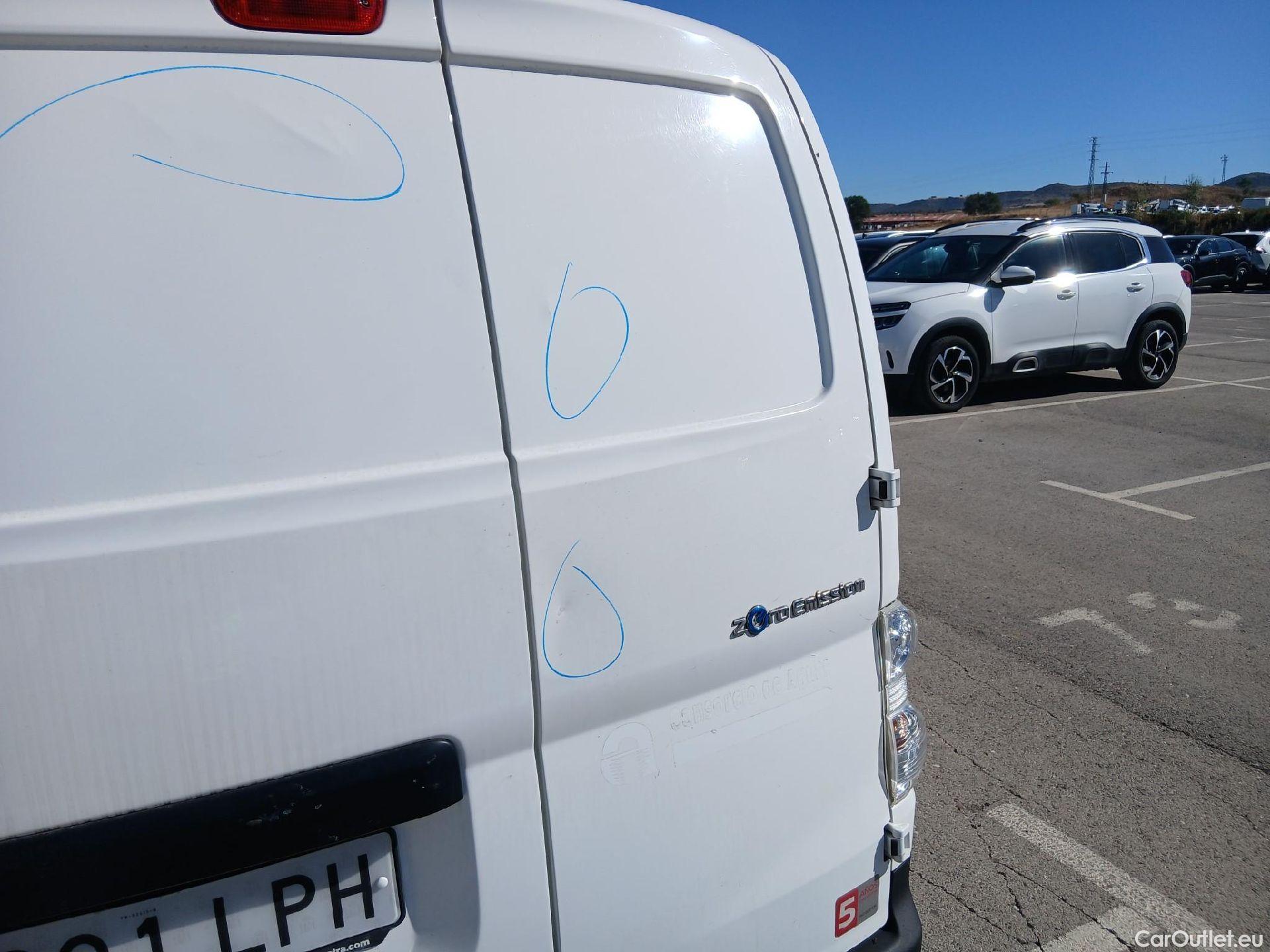  Nissan  NV200 NISSAN e- / 2009 / 4P / furgón Furgón 4p 40 kWh PROFESIONAL #33