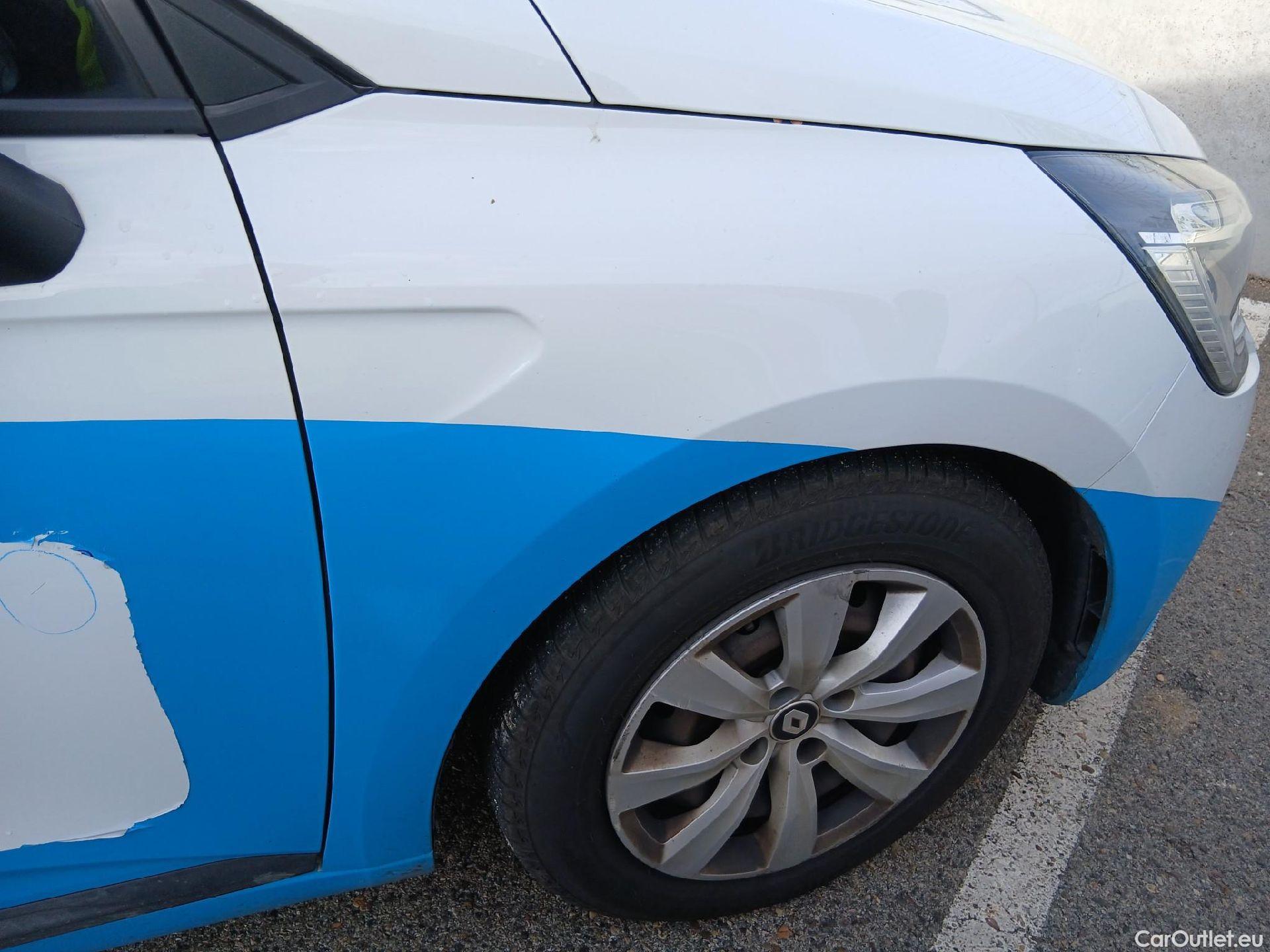  Renault  Clio RENAULT  / 2019 / 5P / berlina con portón Business TCe 74 kW (100CV) GLP #36