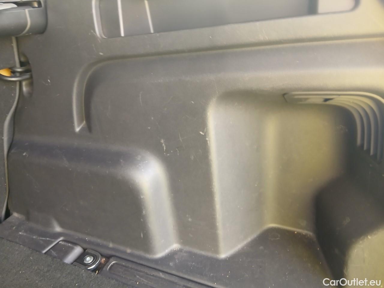  Land Rover  Discovery LAND ROVER  Sport / 2019 / 5P / todoterreno 2.0D I4- 150 PS AWD MHEV AT Standard #28