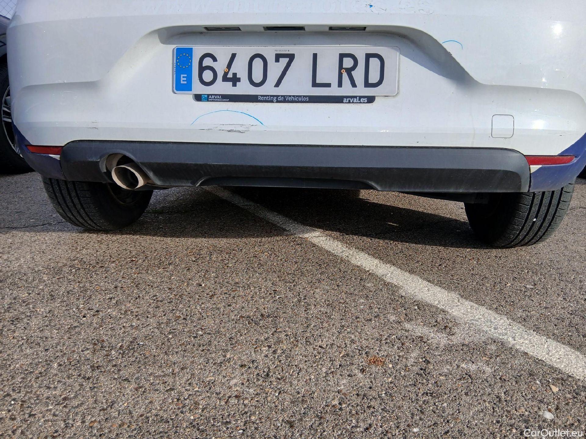  Renault  Clio RENAULT  / 2019 / 5P / berlina con portón Business TCe 74 kW (100CV) GLP #24