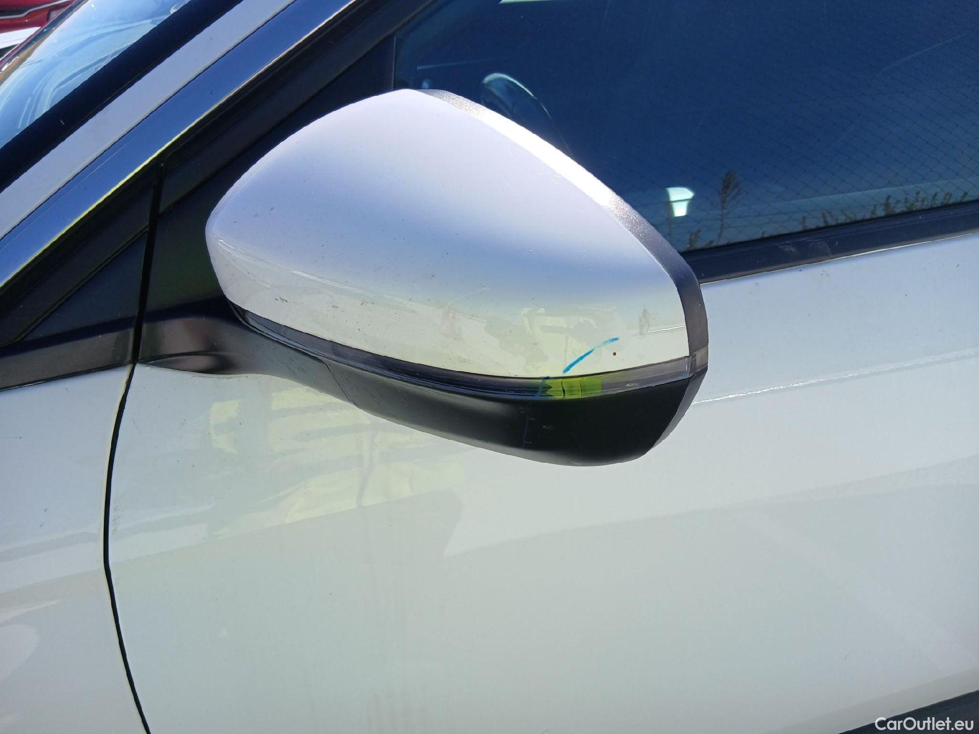  Peugeot  3008 PEUGEOT  / 2016 / 5P / todoterreno 1.5L BlueHDi 96kW (130CV) S&S Active (AC2) #18