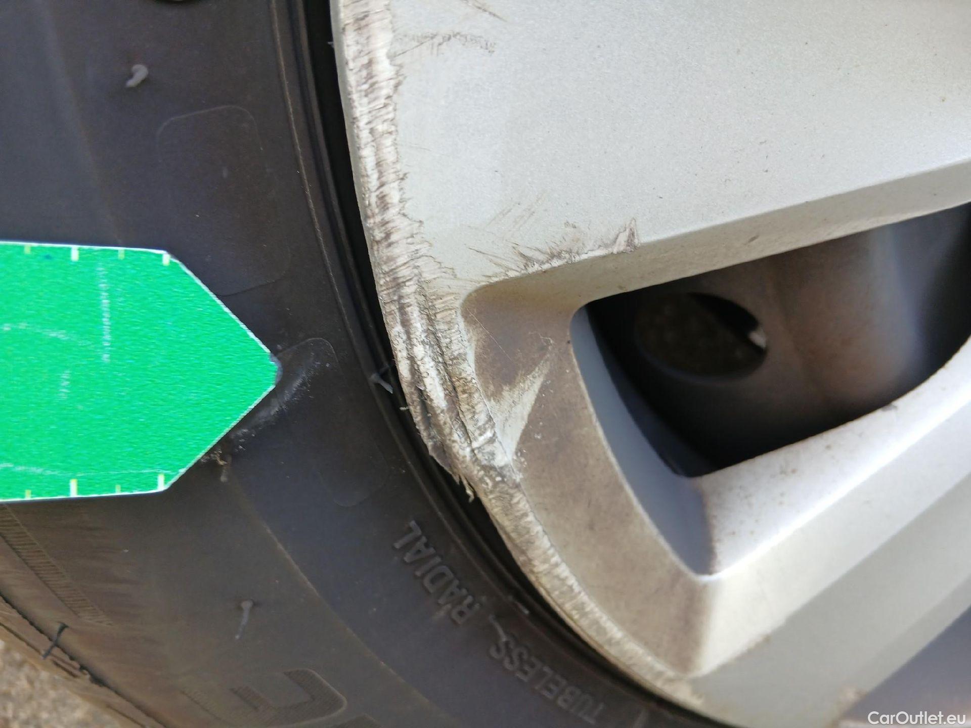  Renault  Clio RENAULT  / 2019 / 5P / berlina con portón Business TCe 74 kW (100CV) GLP #11