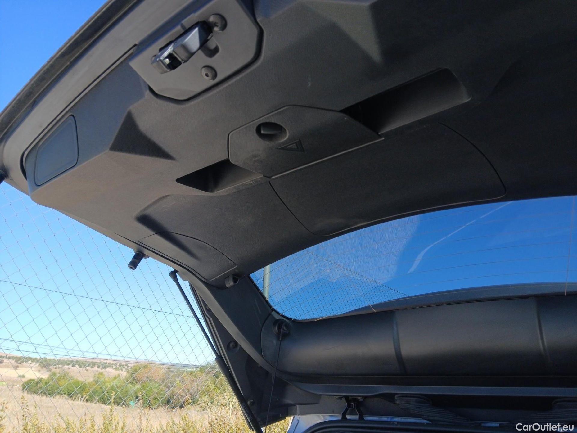  Peugeot  3008 PEUGEOT  / 2016 / 5P / todoterreno 1.5 BlueHDi 96kW (130CV) S&S Style #5