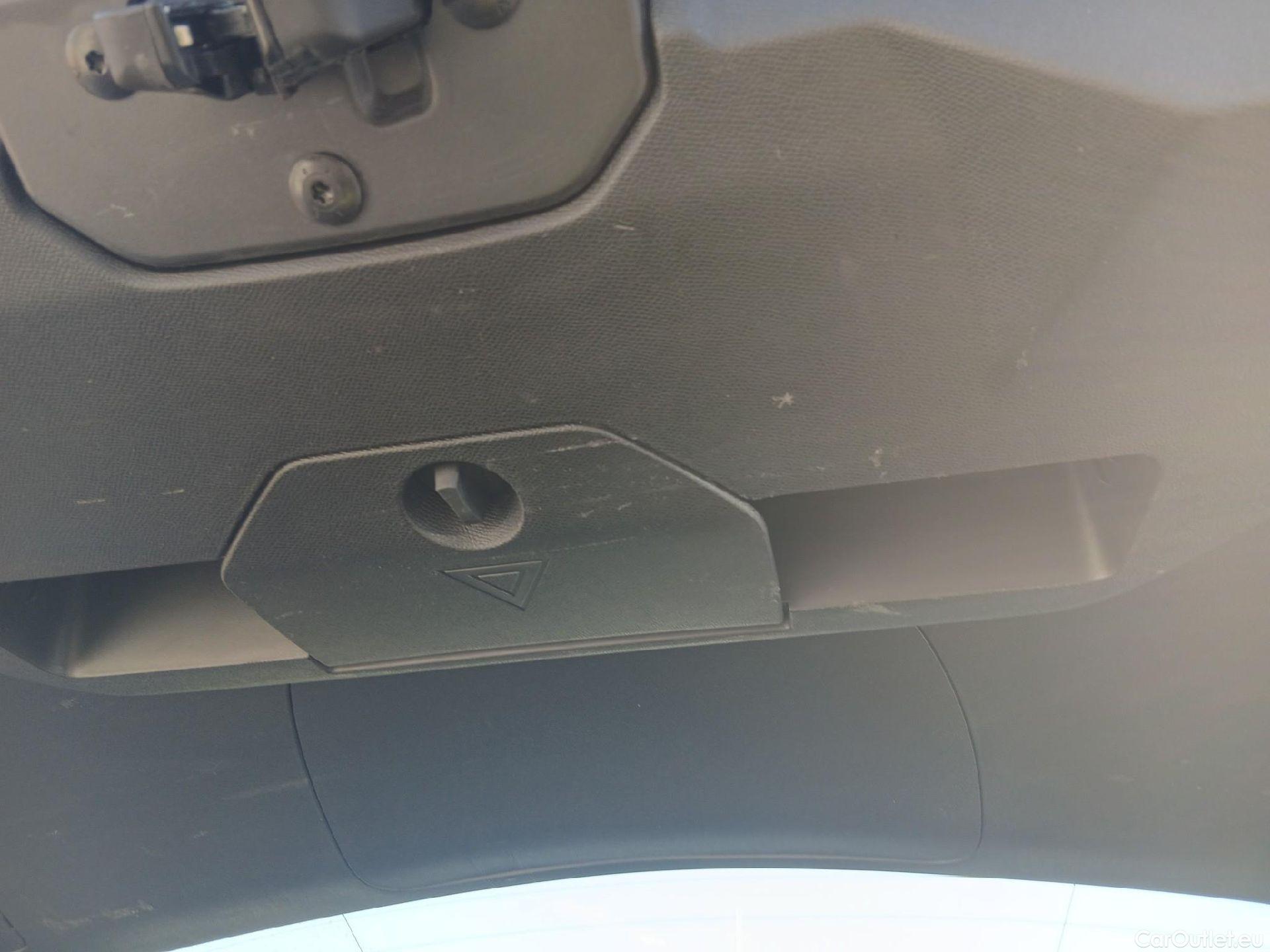  Peugeot  3008 PEUGEOT  / 2020 / 5P / todoterreno 1.5 BlueHDi 96kW (130CV) S&S Active Pack (CM) #5