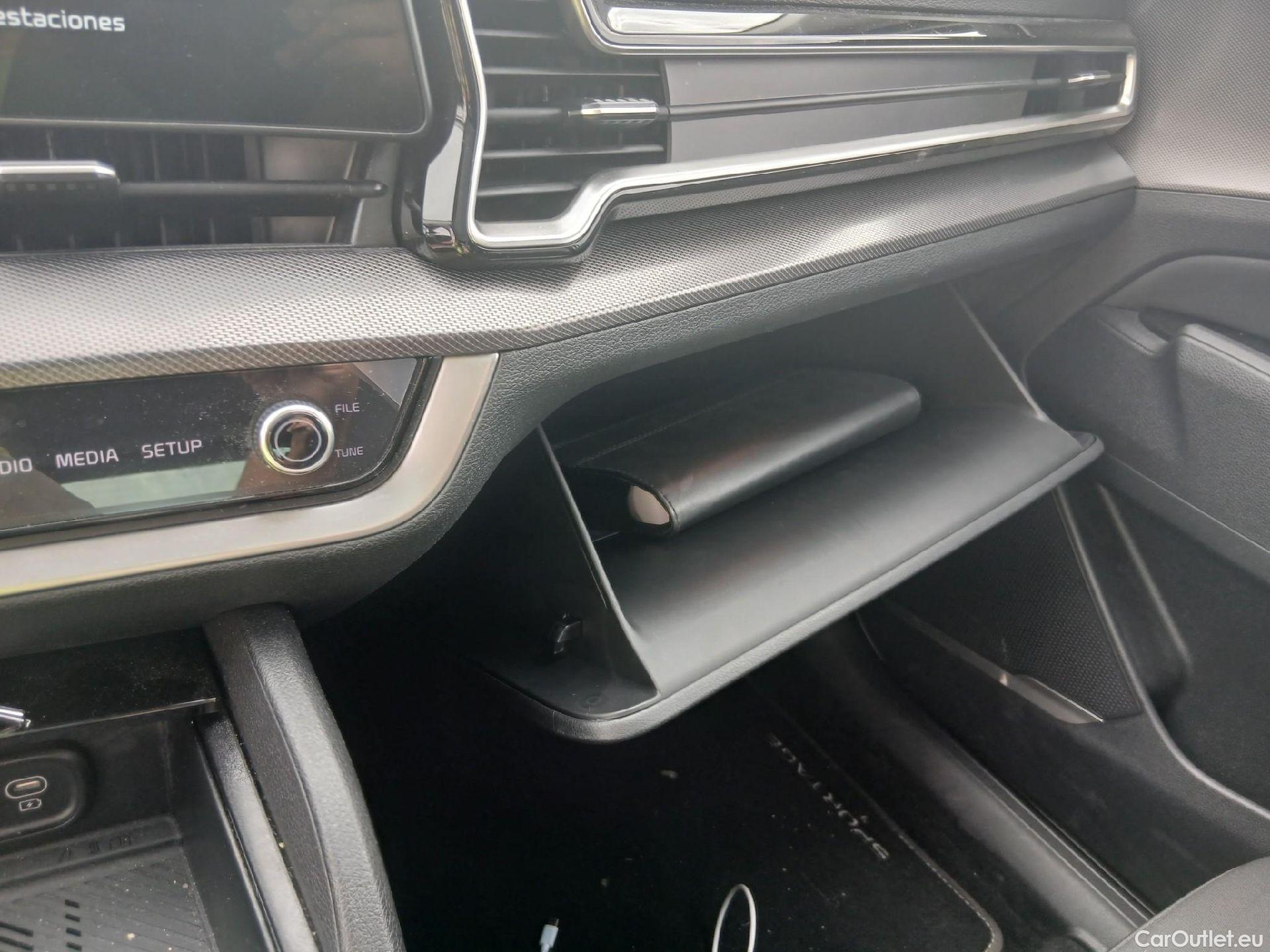  KIA  Sportage KIA  / 2022 / 5P / todoterreno 1.6 T-GDi PHEV 198kW (265CV) Tech 4X4 #1