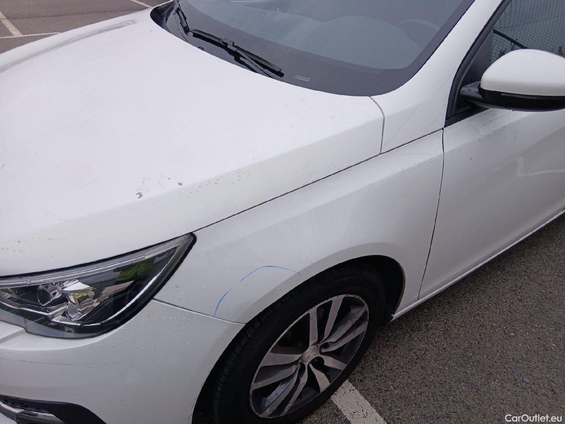  Peugeot  308 PEUGEOT  / 2017 / 5P / familiar SW Style BlueHDi 130 S&S #19