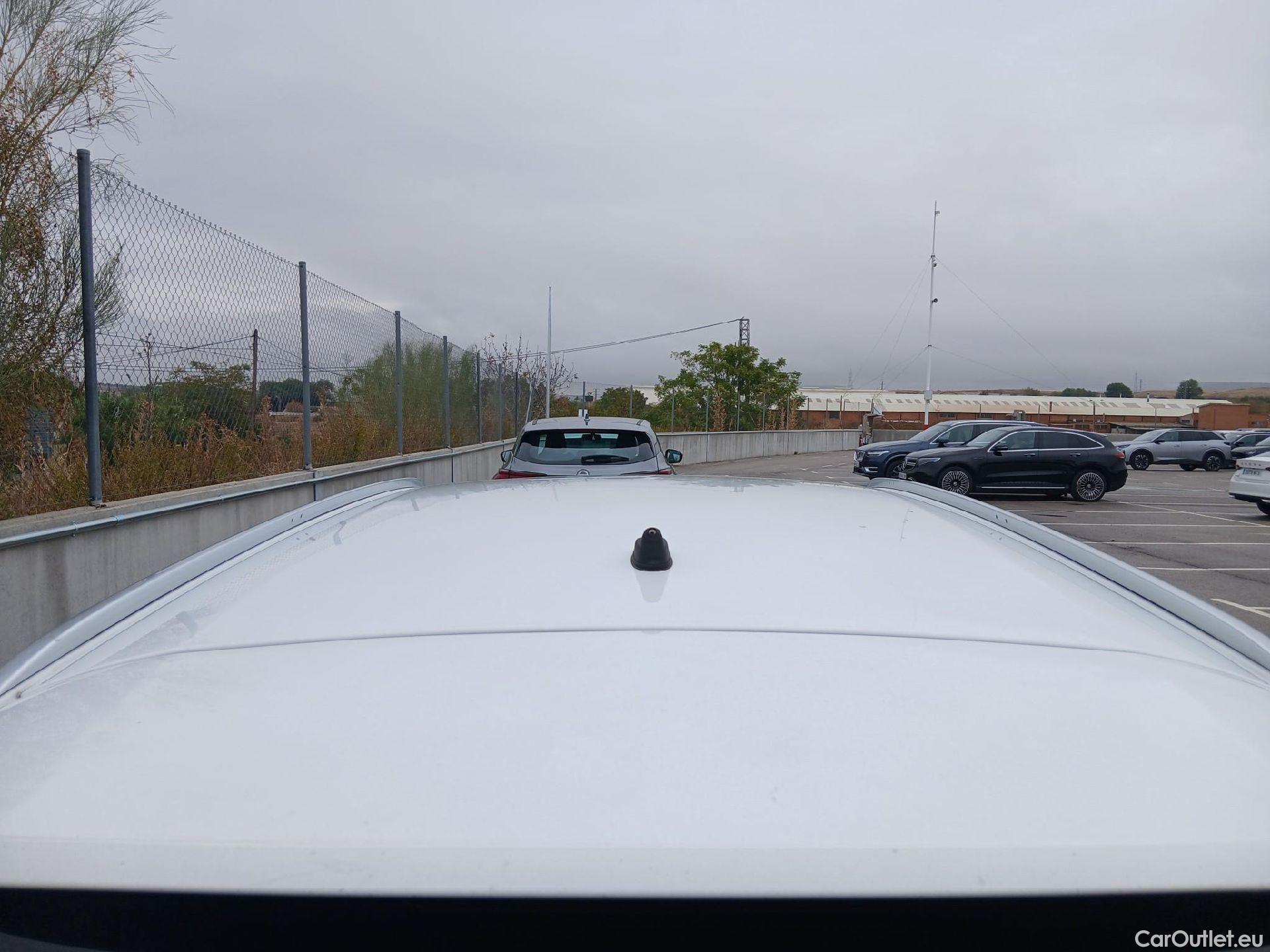  Peugeot  308 PEUGEOT  / 2017 / 5P / familiar SW Style BlueHDi 130 S&S #4