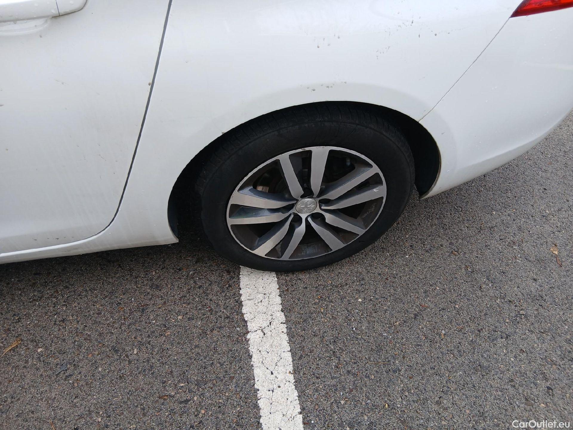  Peugeot  308 PEUGEOT  / 2017 / 5P / familiar SW Style BlueHDi 130 S&S #11