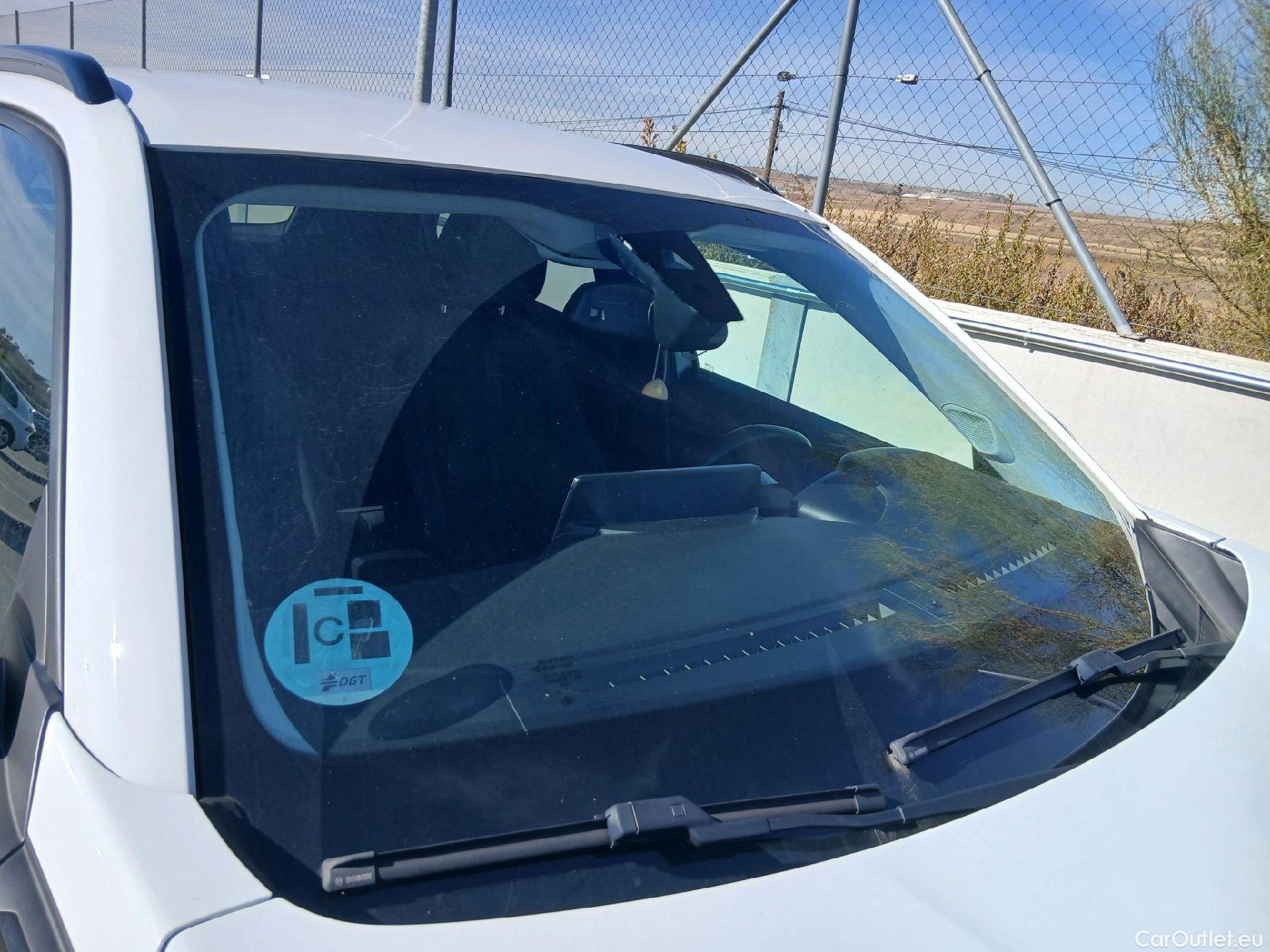  Peugeot  2008 PEUGEOT  / 2019 / 5P / todoterreno Allure Pack BlueHDI 81kW (110CV) (AC) #6