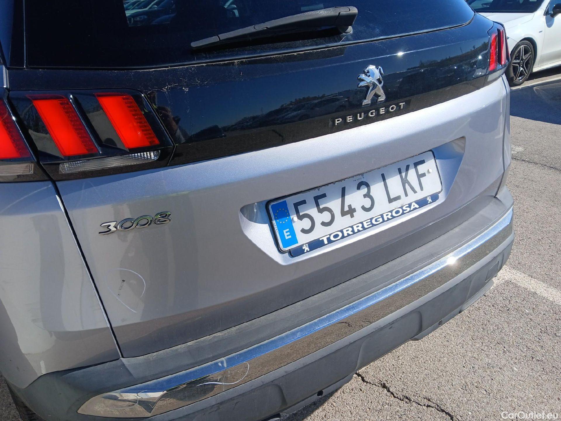  Peugeot  3008 PEUGEOT  / 2016 / 5P / todoterreno 1.5 BlueHDi 96kW (130CV) S&S Style #25