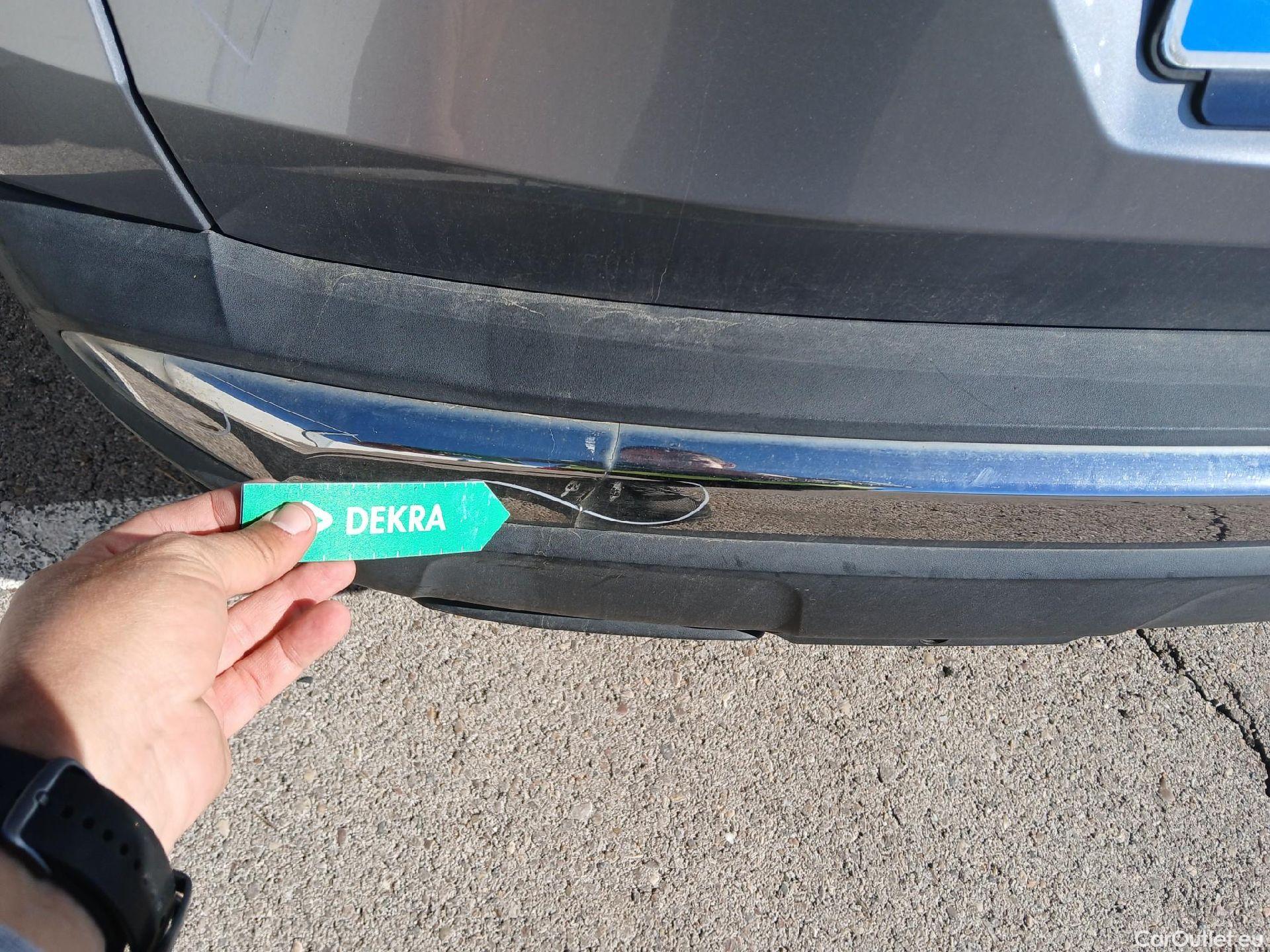  Peugeot  3008 PEUGEOT  / 2016 / 5P / todoterreno 1.5 BlueHDi 96kW (130CV) S&S Style #26