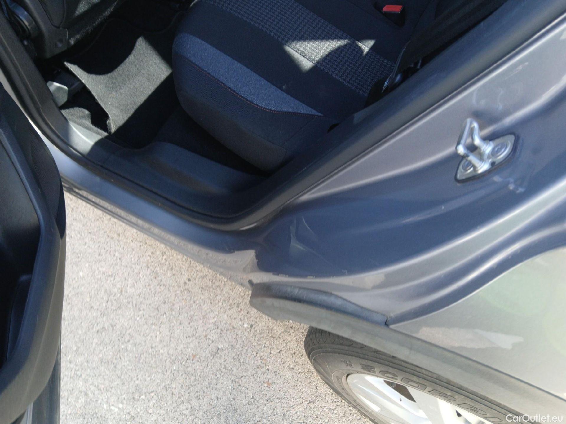  Peugeot  3008 PEUGEOT  / 2016 / 5P / todoterreno 1.5 BlueHDi 96kW (130CV) S&S Style #7