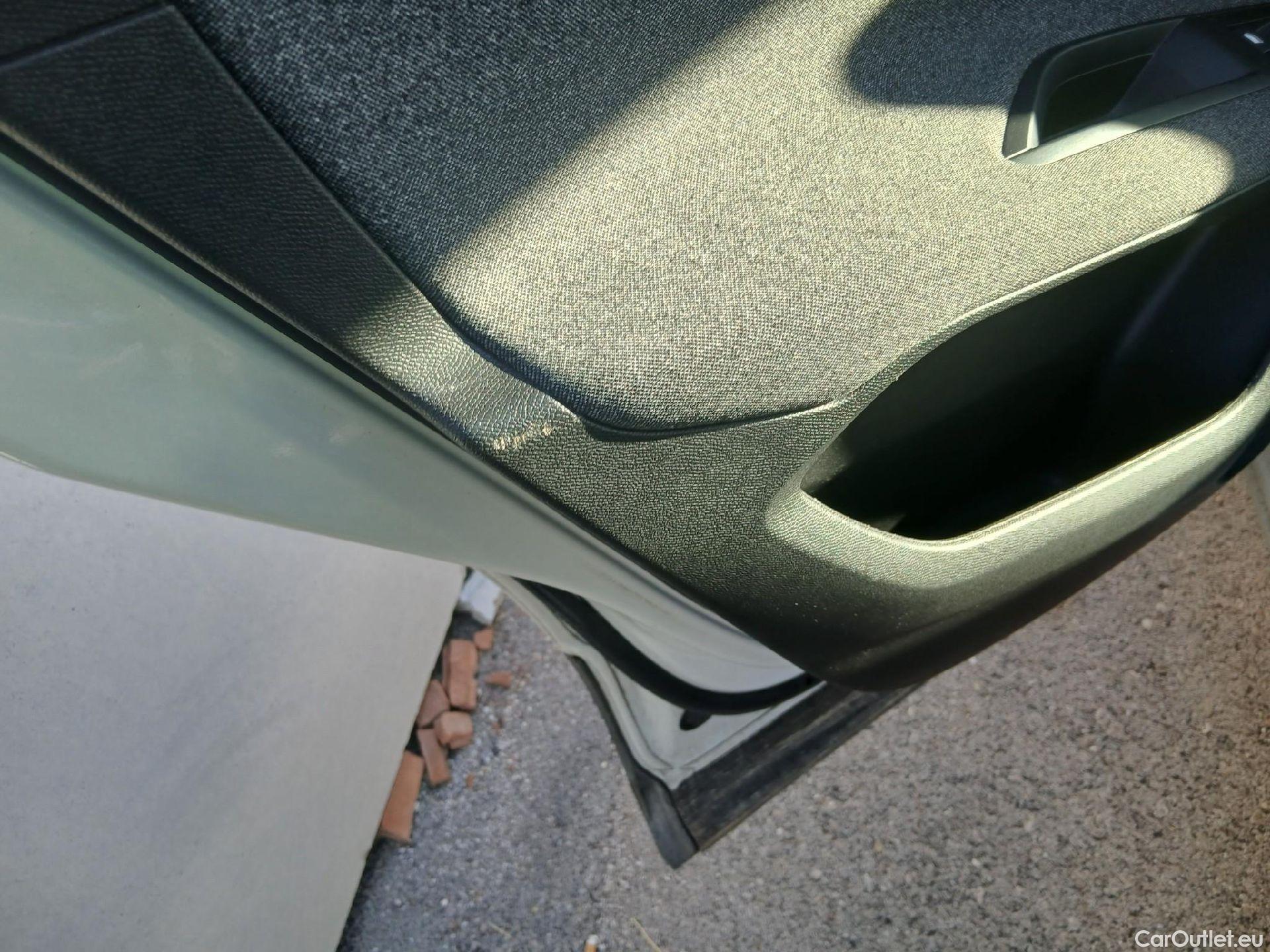  Peugeot  3008 PEUGEOT  / 2020 / 5P / todoterreno 1.5 BlueHDi 96kW (130CV) S&S Active Pack (CM) #7