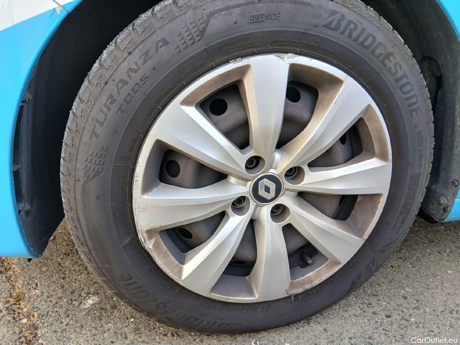  Renault  Clio RENAULT  / 2019 / 5P / berlina con portón Business TCe 74 kW (100CV) GLP #12