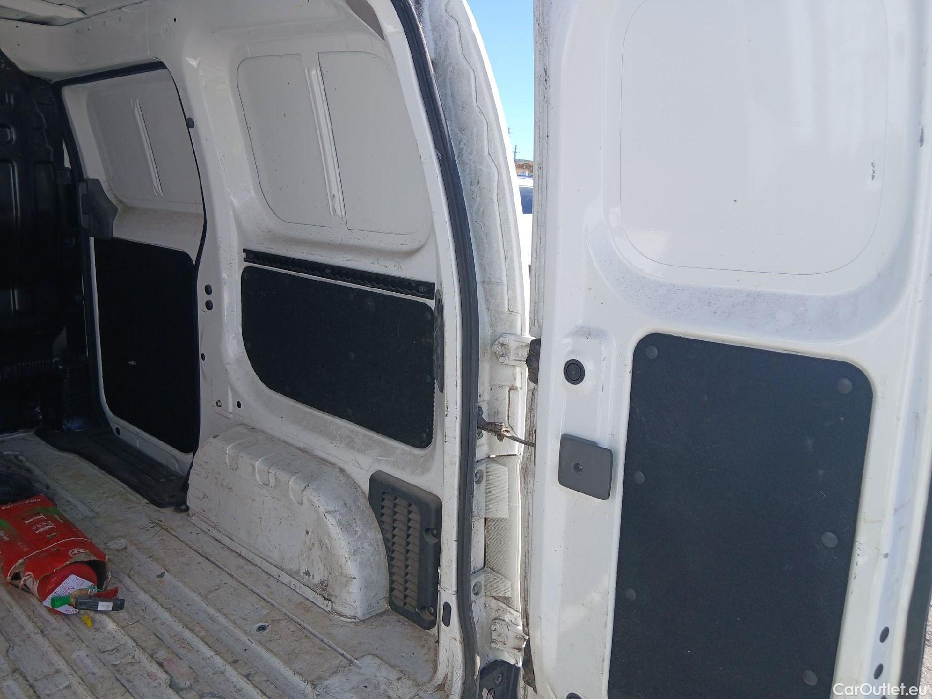  Nissan  NV200 NISSAN e- / 2009 / 4P / furgón Furgón 4p 40 kWh PROFESIONAL #4