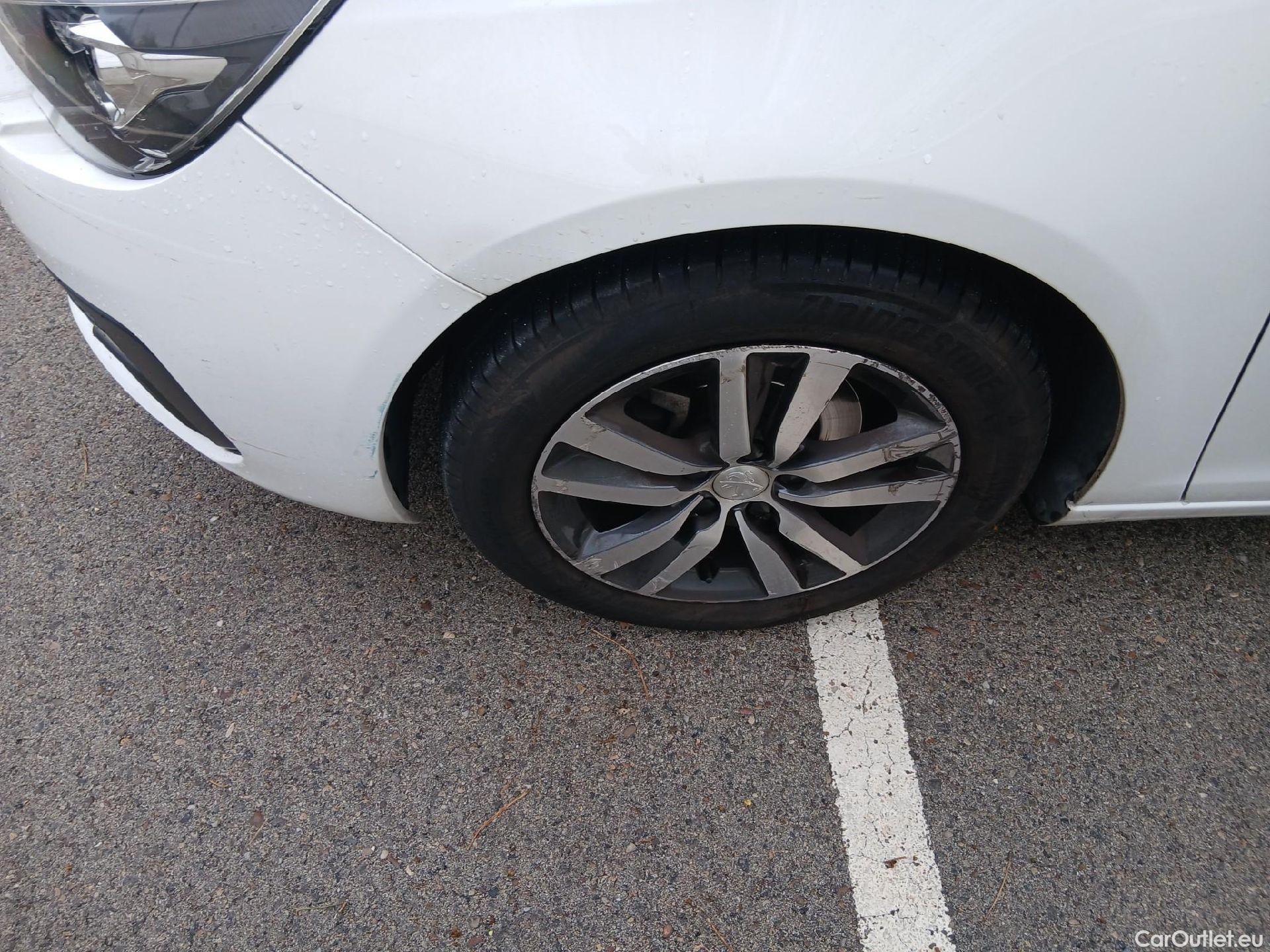  Peugeot  308 PEUGEOT  / 2017 / 5P / familiar SW Style BlueHDi 130 S&S #9