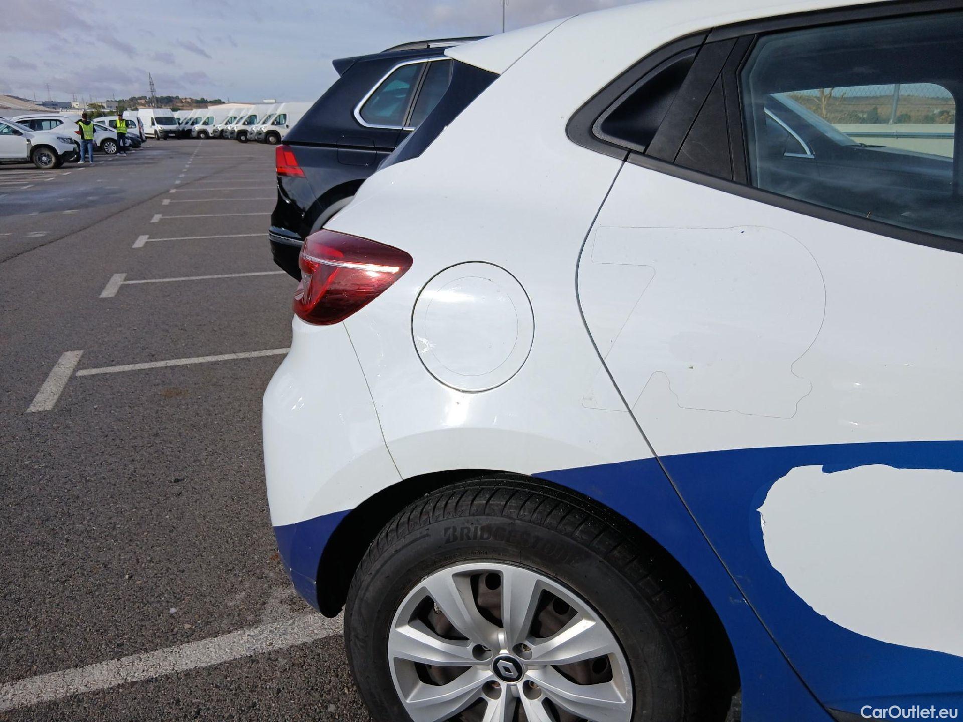  Renault  Clio RENAULT  / 2019 / 5P / berlina con portón Business TCe 74 kW (100CV) GLP #27