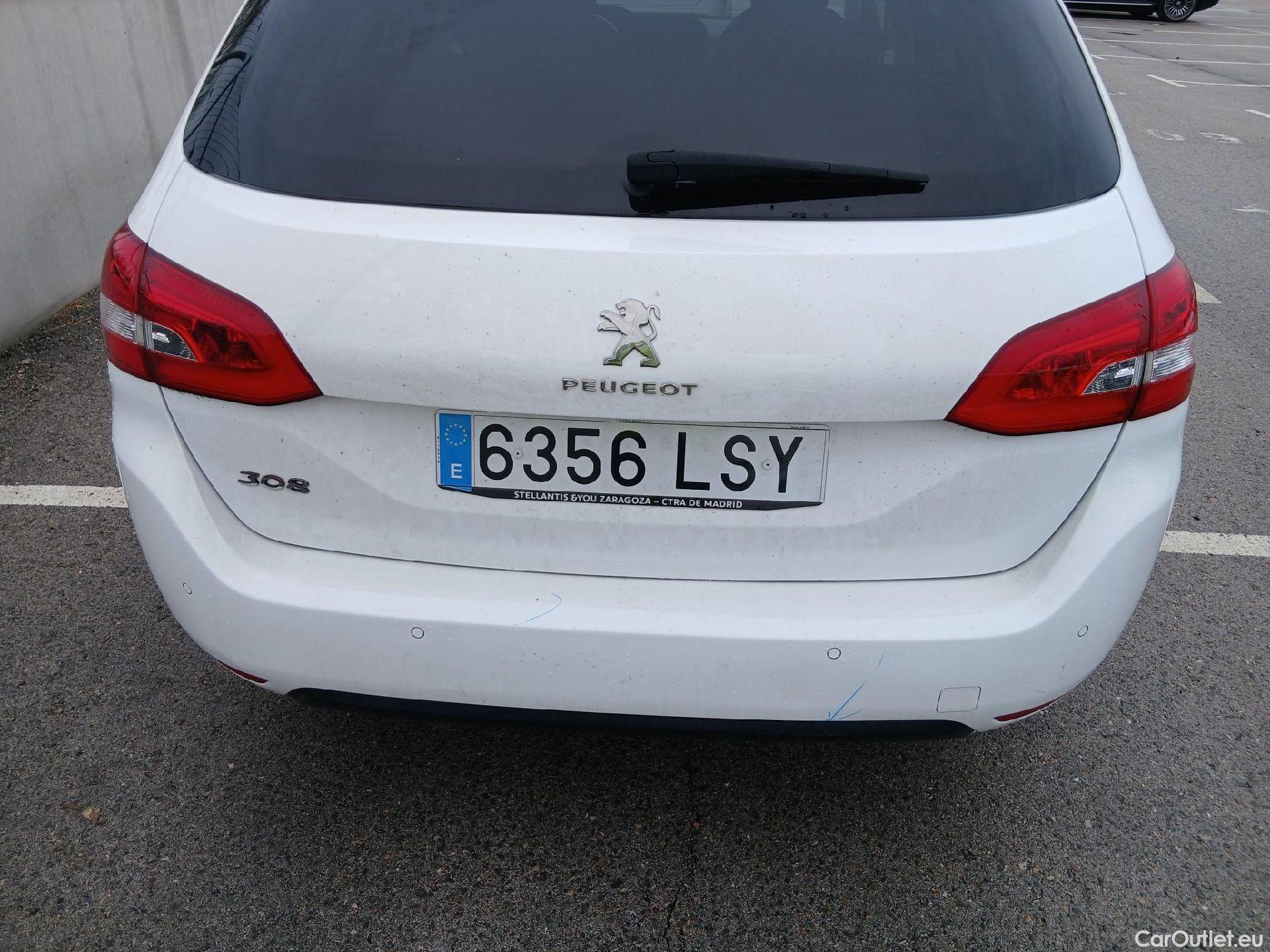  Peugeot  308 PEUGEOT  / 2017 / 5P / familiar SW Style BlueHDi 130 S&S #25