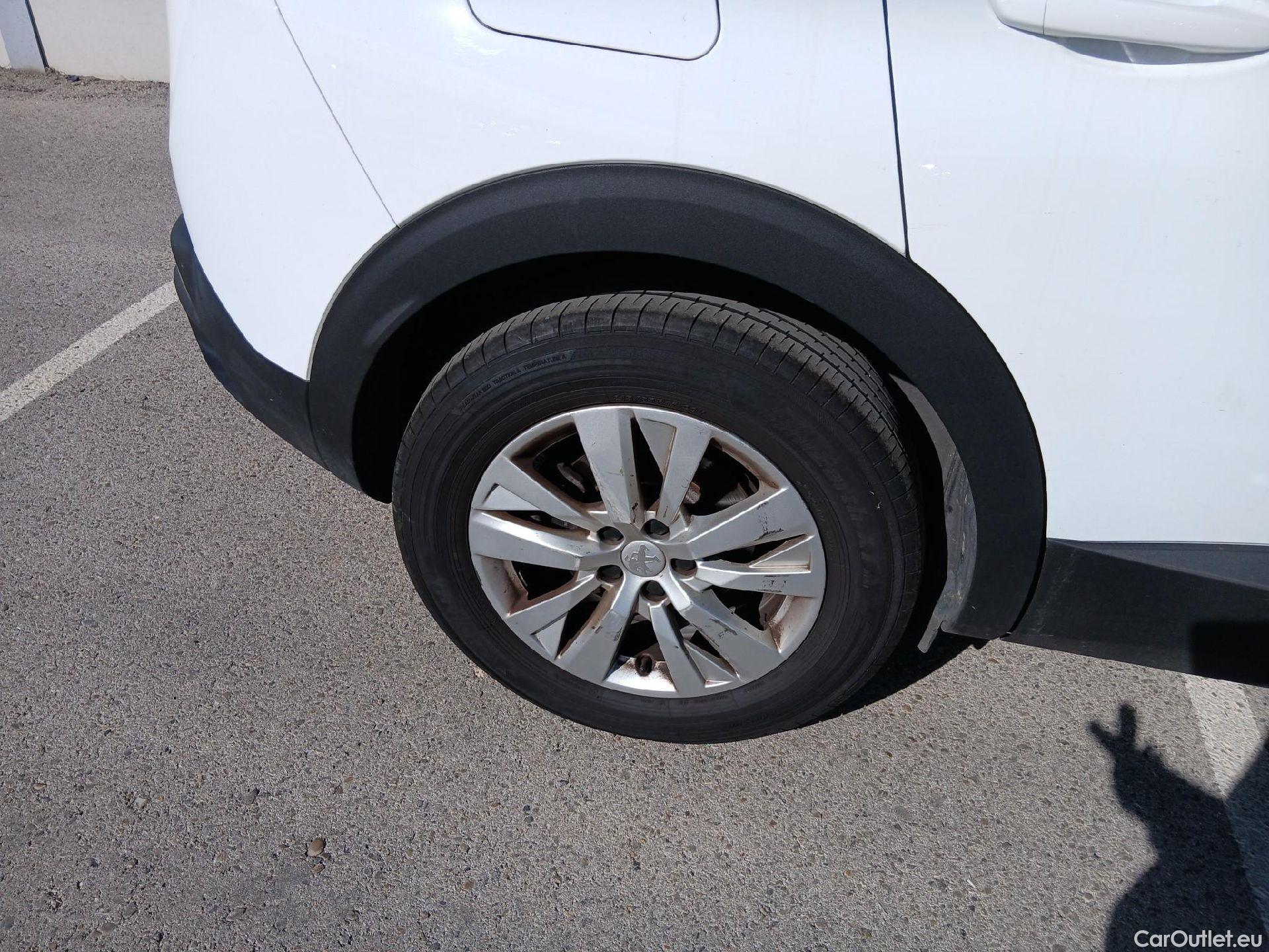  Peugeot  3008 PEUGEOT  / 2016 / 5P / todoterreno 1.5L BlueHDi 96kW (130CV) S&S Active (AC2) #10