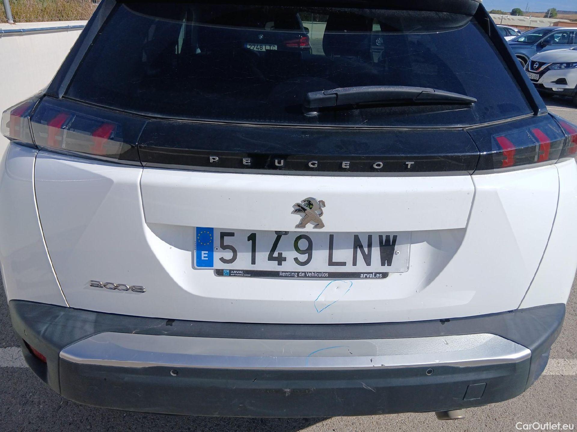  Peugeot  2008 PEUGEOT  / 2019 / 5P / todoterreno Allure Pack BlueHDI 81kW (110CV) (AC) #13