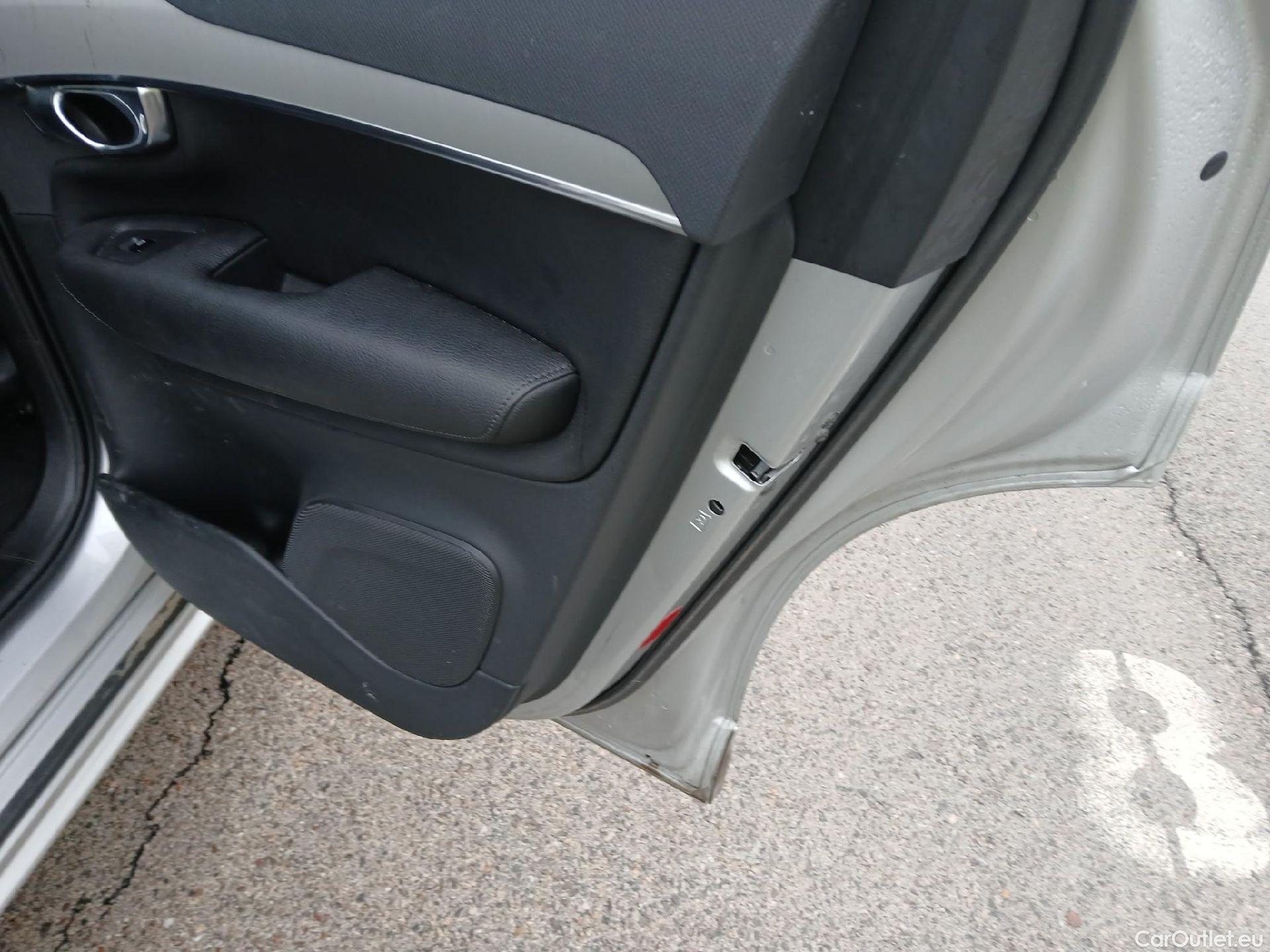 Volvo  XC90 VOLVO  / 2019 / 5P / todoterreno 2.0 B5 D AWD Momentum Pro Auto #3