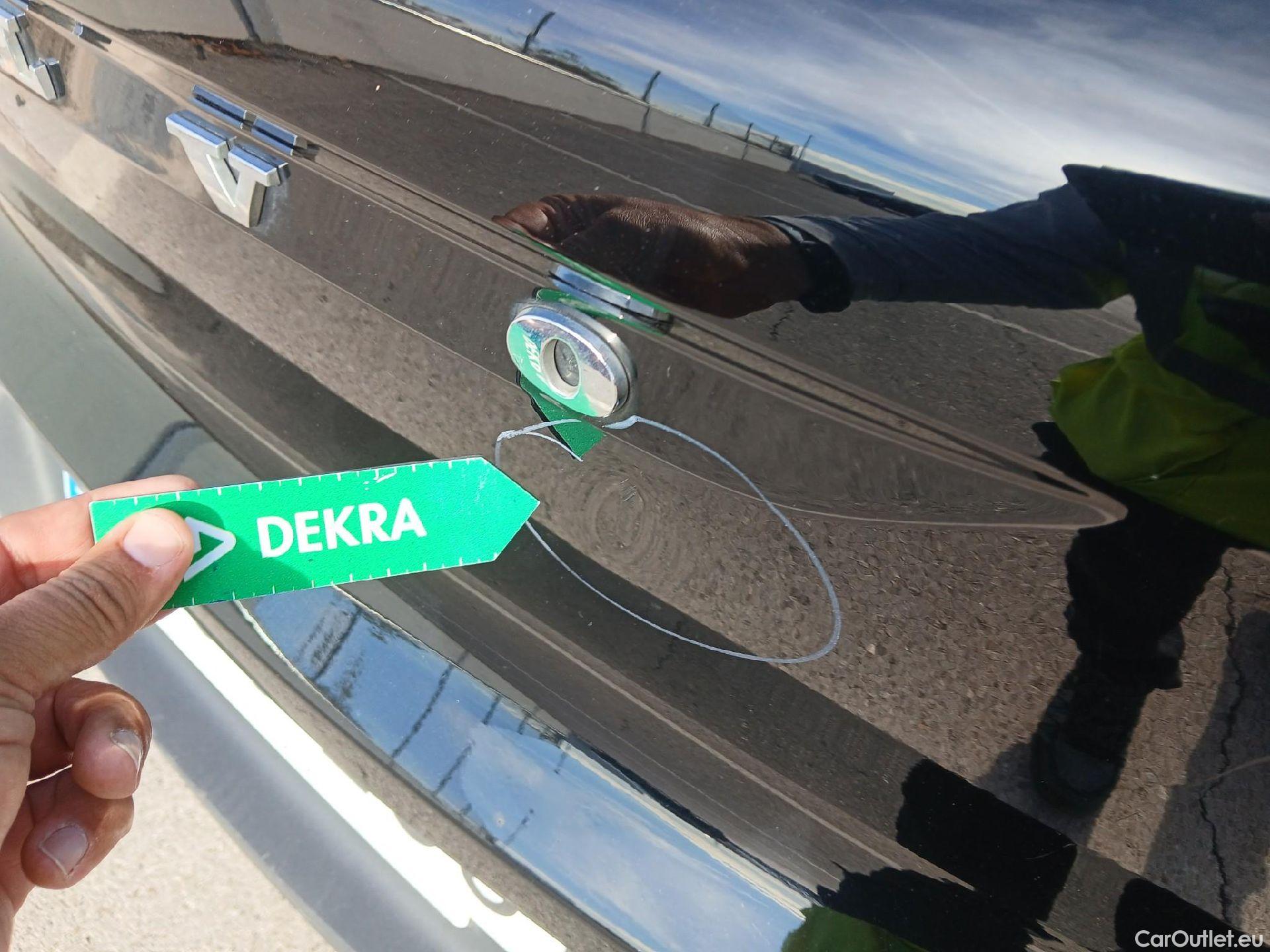  Volvo  XC 40 VOLVO XC40 / 2017 / 5P / todoterreno 1.5 T2 Momentum Core #28