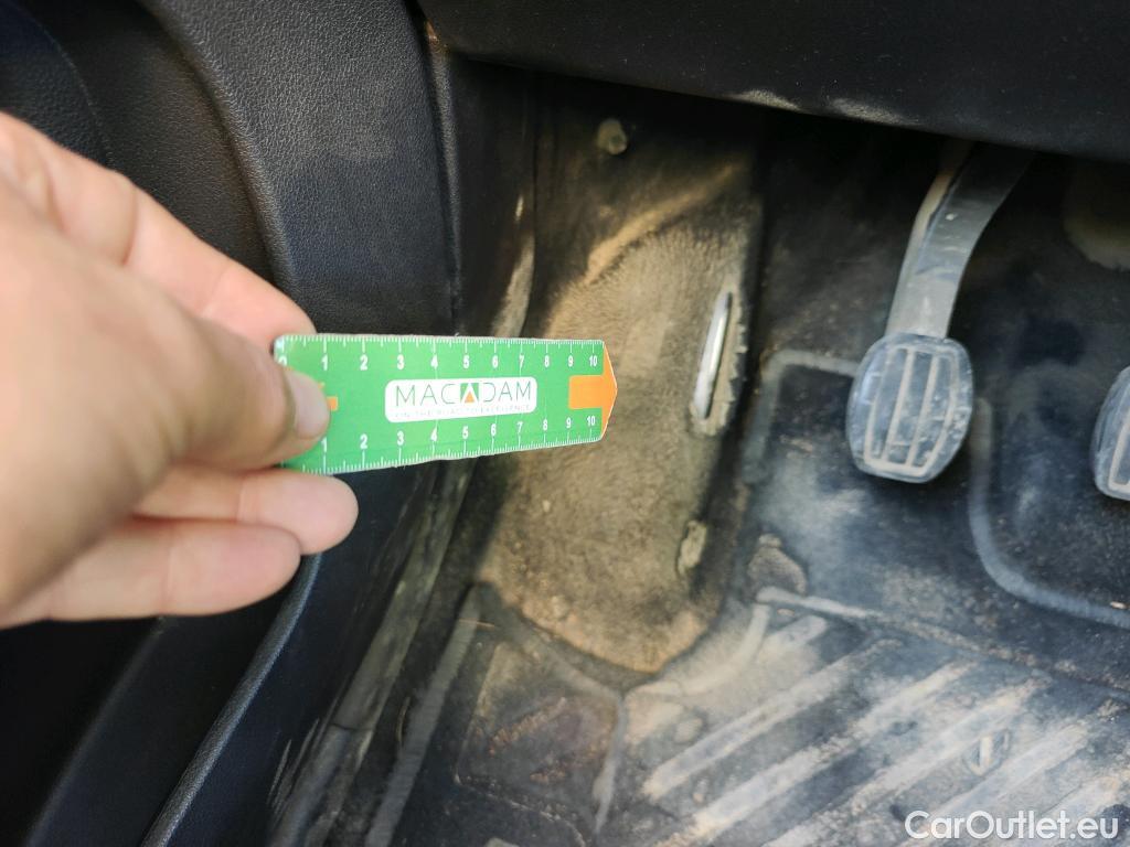 Citroen  Berlingo CITROEN  / 2018 / 5P / monovolumen compacto Talla M BlueHDi 100 S&S FEEL #18