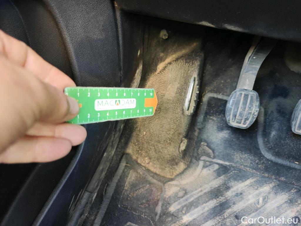 Citroen  Berlingo CITROEN  / 2018 / 5P / monovolumen compacto Talla M BlueHDi 100 S&S FEEL #17