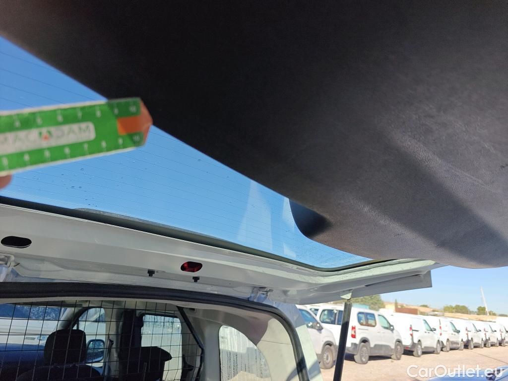 Citroen  Berlingo CITROEN  / 2018 / 5P / monovolumen compacto Talla M BlueHDi 100 S&S FEEL #46