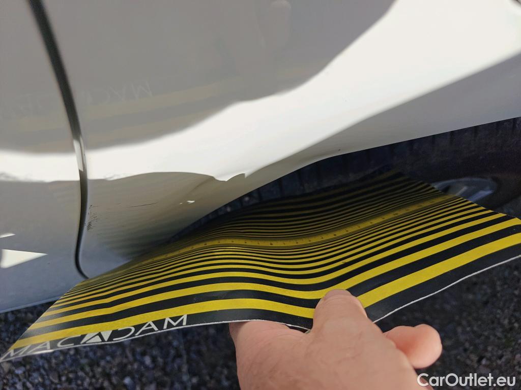 Citroen  Berlingo CITROEN  / 2018 / 5P / monovolumen compacto Talla M BlueHDi 100 S&S FEEL #2