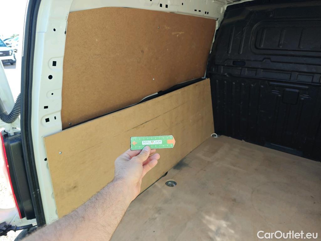 Citroen  Berlingo CITROEN  / 2018 / 3P / furgón derivado de turismo Talla M BlueHDi 100 CONTROL #77