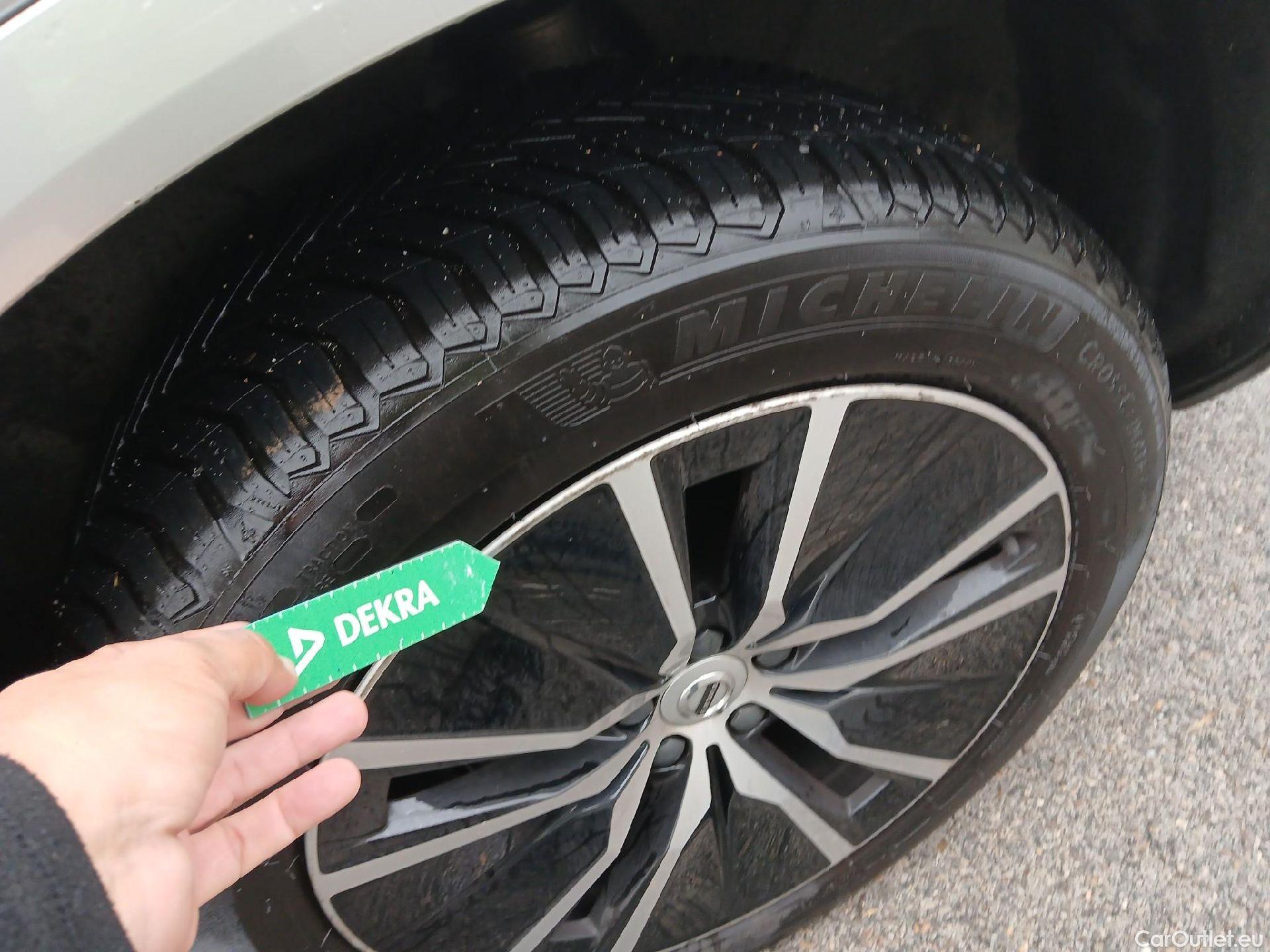 Volvo  XC90 VOLVO  / 2019 / 5P / todoterreno 2.0 B5 D AWD Momentum Pro Auto #6