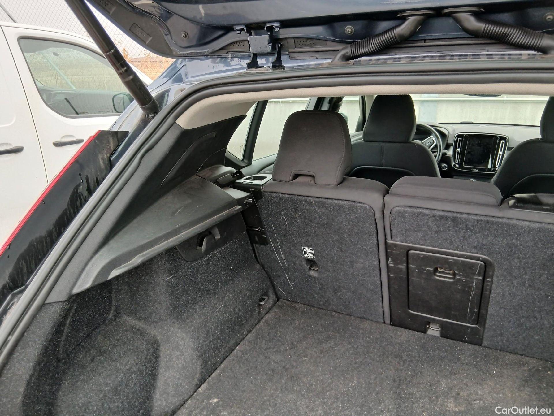  Volvo  XC 40 VOLVO XC40 / 2017 / 5P / todoterreno 2.0 D3 Momentum Pro Auto #20